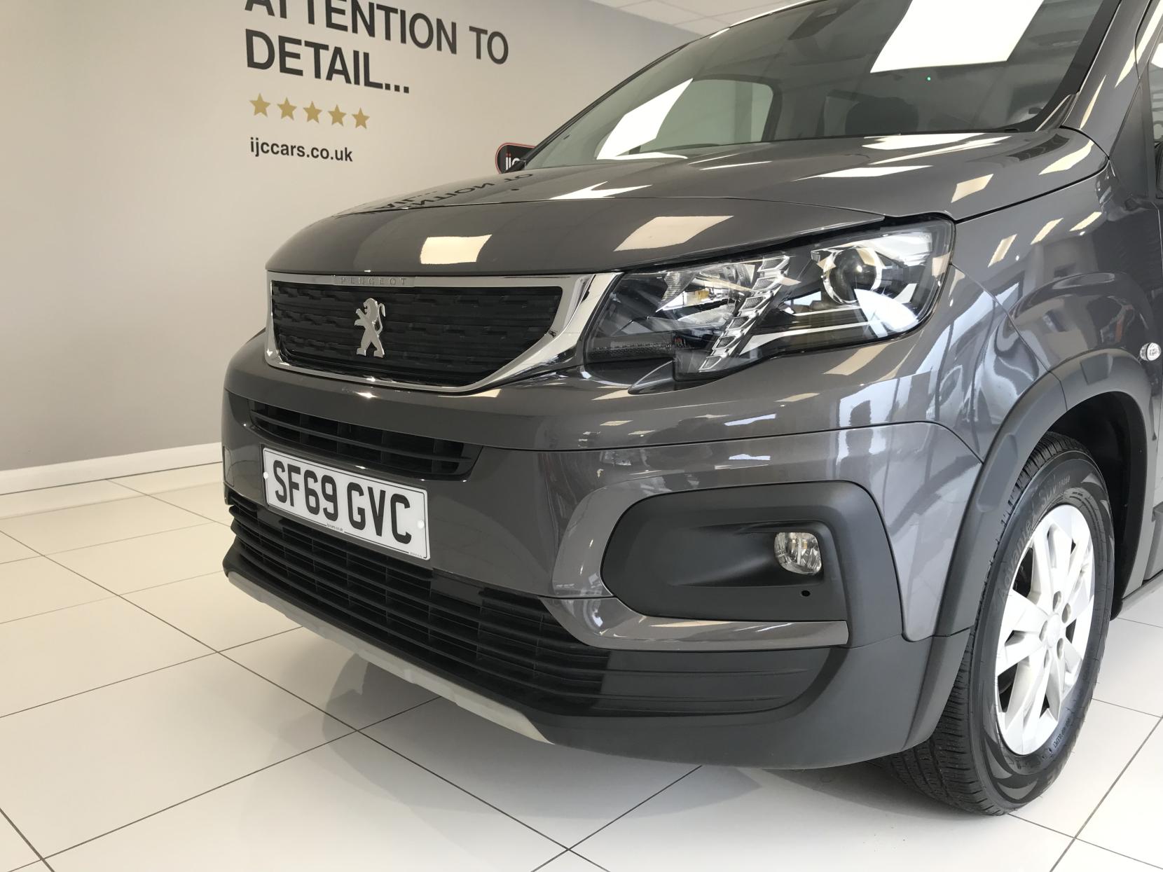 Peugeot Rifter * NEW PRICE! Save £5,000!! * - Wheelchair adapted Vehicle - 1.5 BlueHDi Allure Standard MPV 5dr Diesel Manual Euro 6 (100 ps)