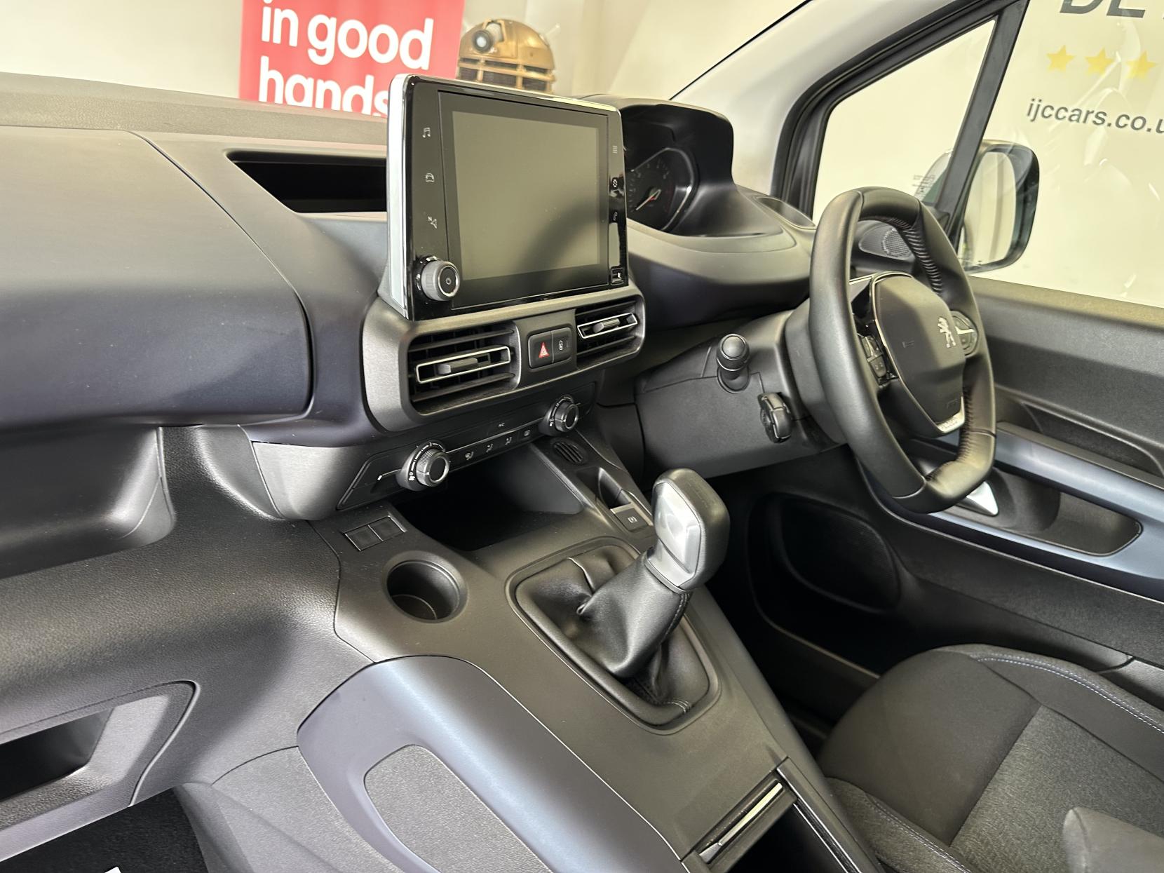 Peugeot Rifter MICRO CAMPER, JUST 3,683 MILES! POP TOP, SIDE BED! *STUNNING NEW COLOUR INTERIOR*