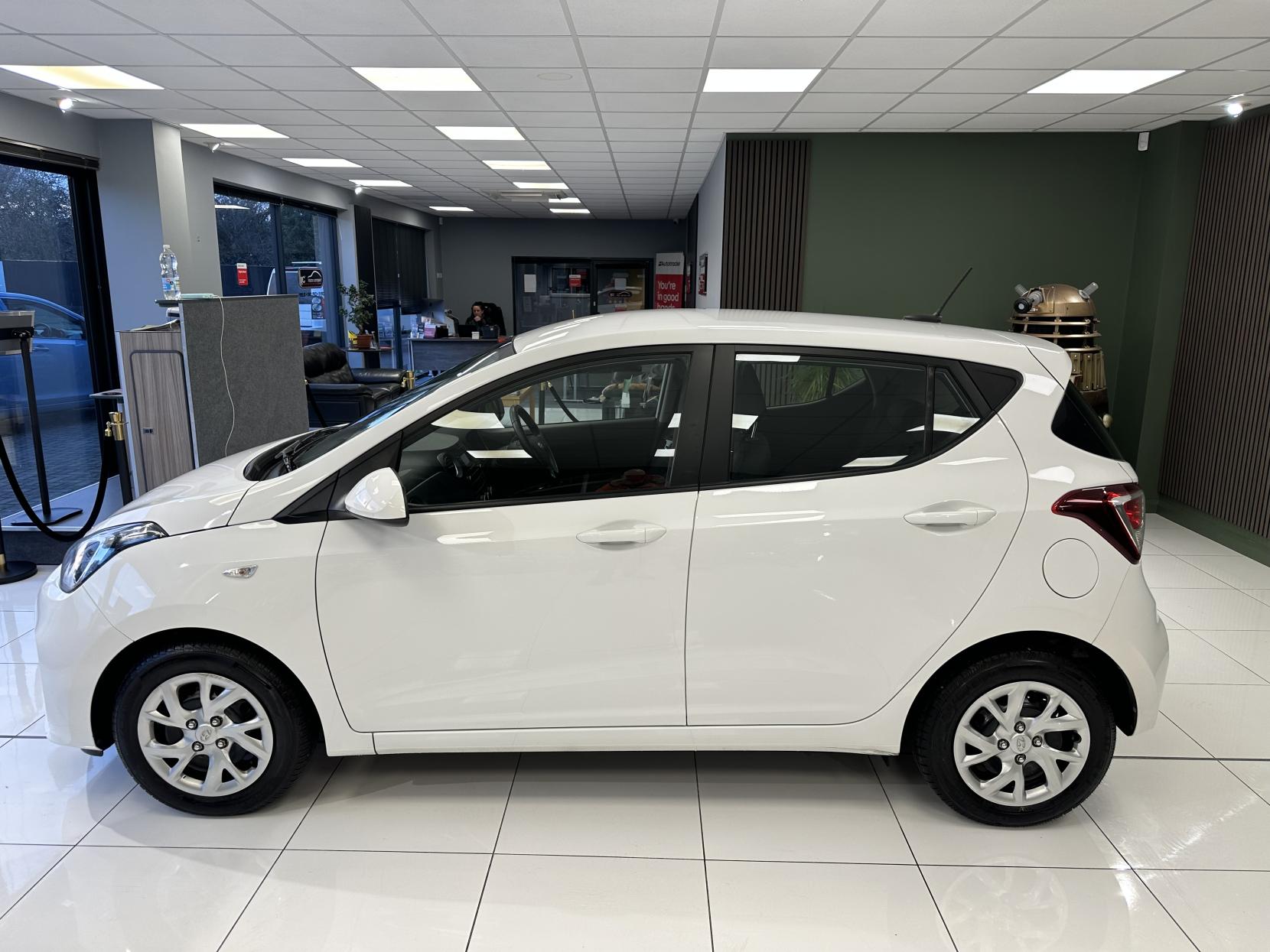 Hyundai i10 1.0 SE Hatchback 5dr Petrol Manual Euro 6 (67 ps)