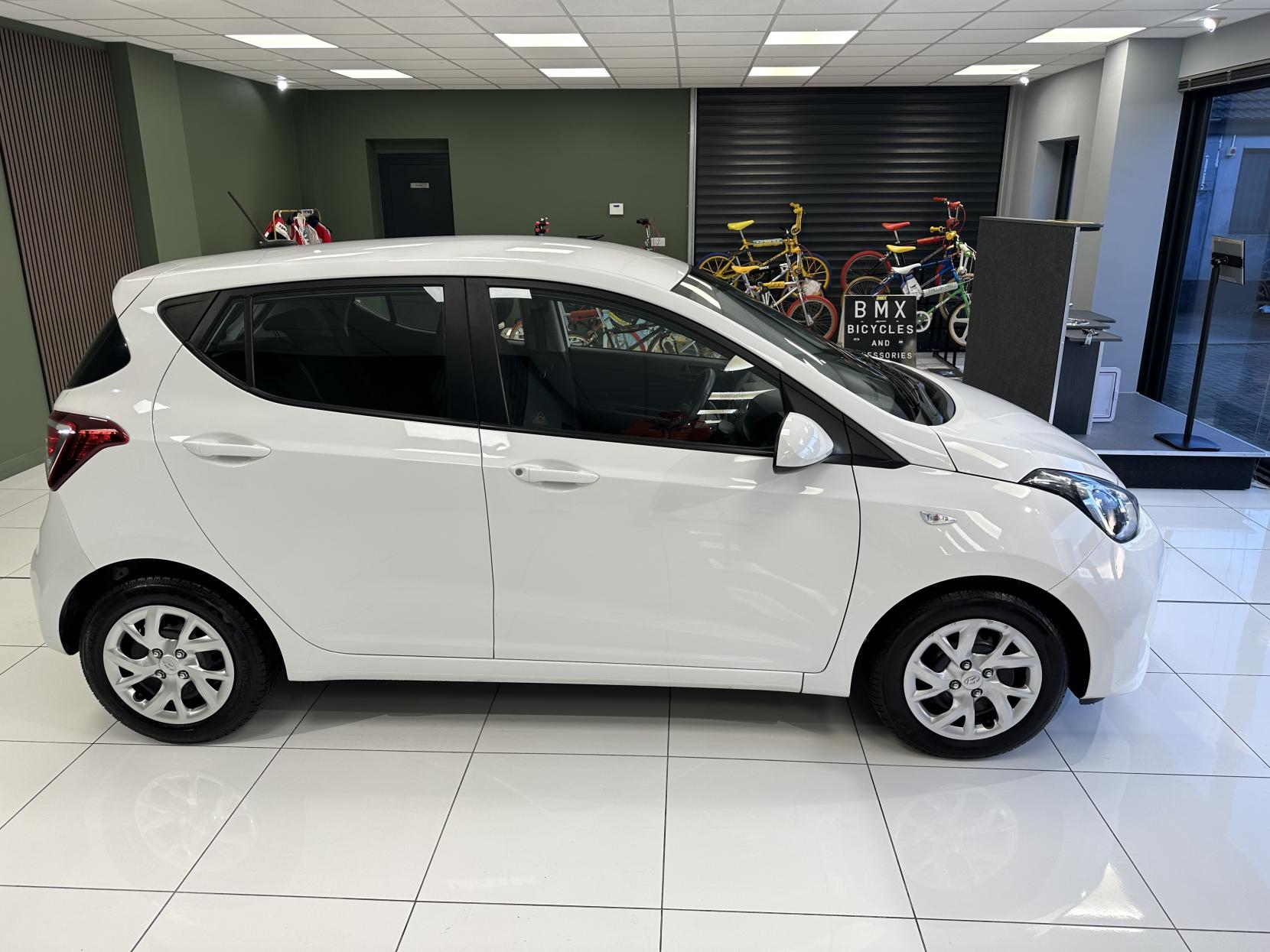 Hyundai i10 1.0 SE Hatchback 5dr Petrol Manual Euro 6 (67 ps)