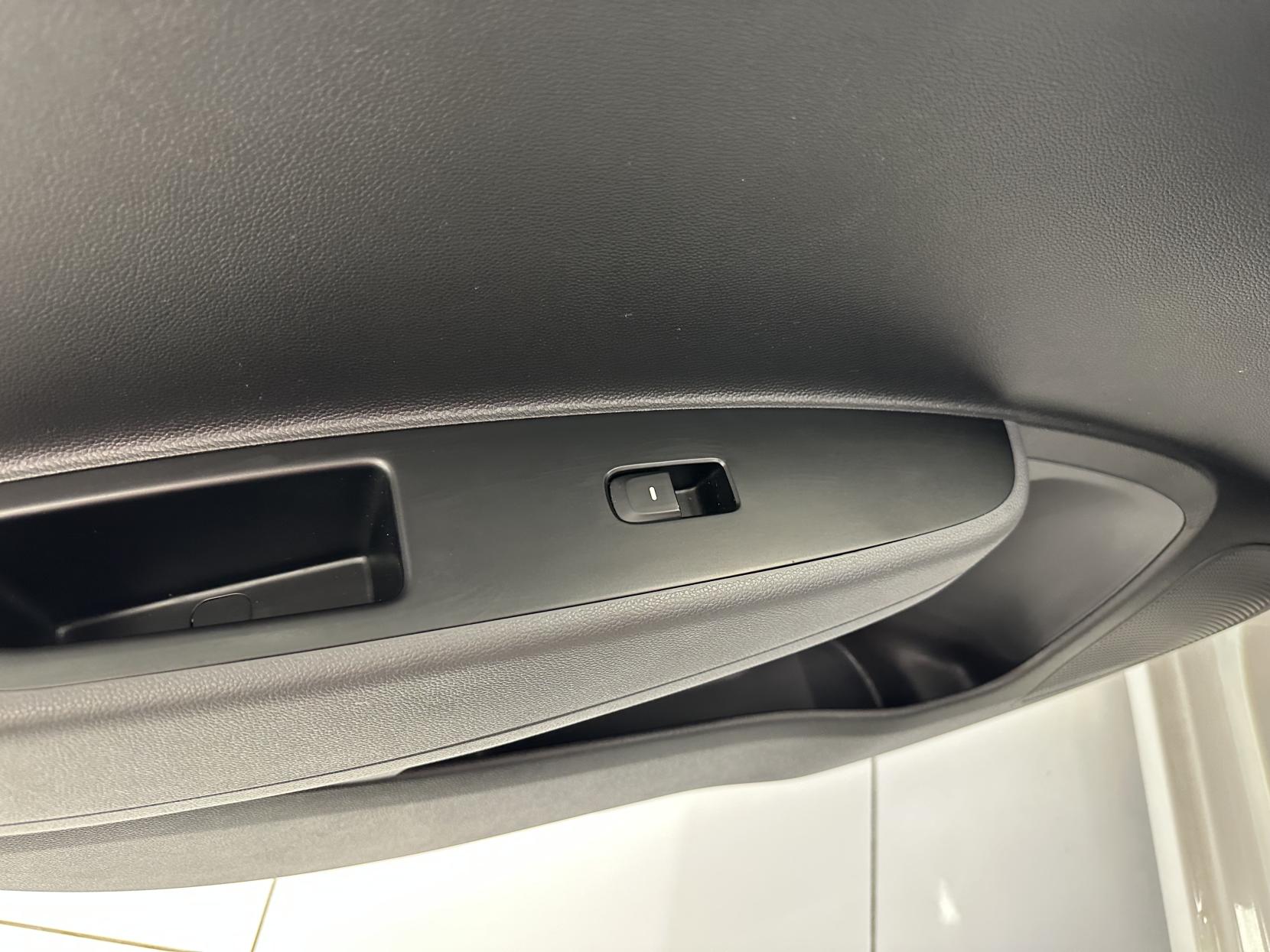 Hyundai i10 1.0 SE Hatchback 5dr Petrol Manual Euro 6 (67 ps)