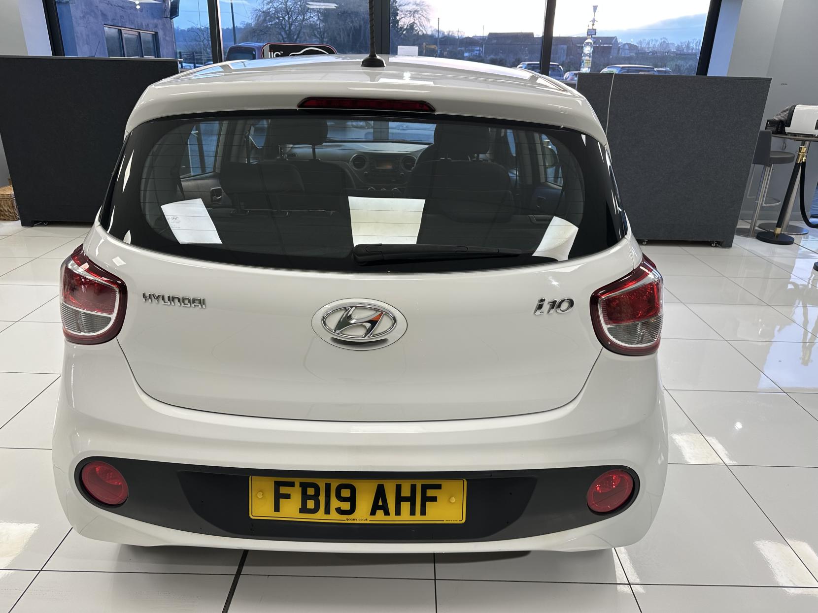 Hyundai i10 1.0 SE Hatchback 5dr Petrol Manual Euro 6 (67 ps)