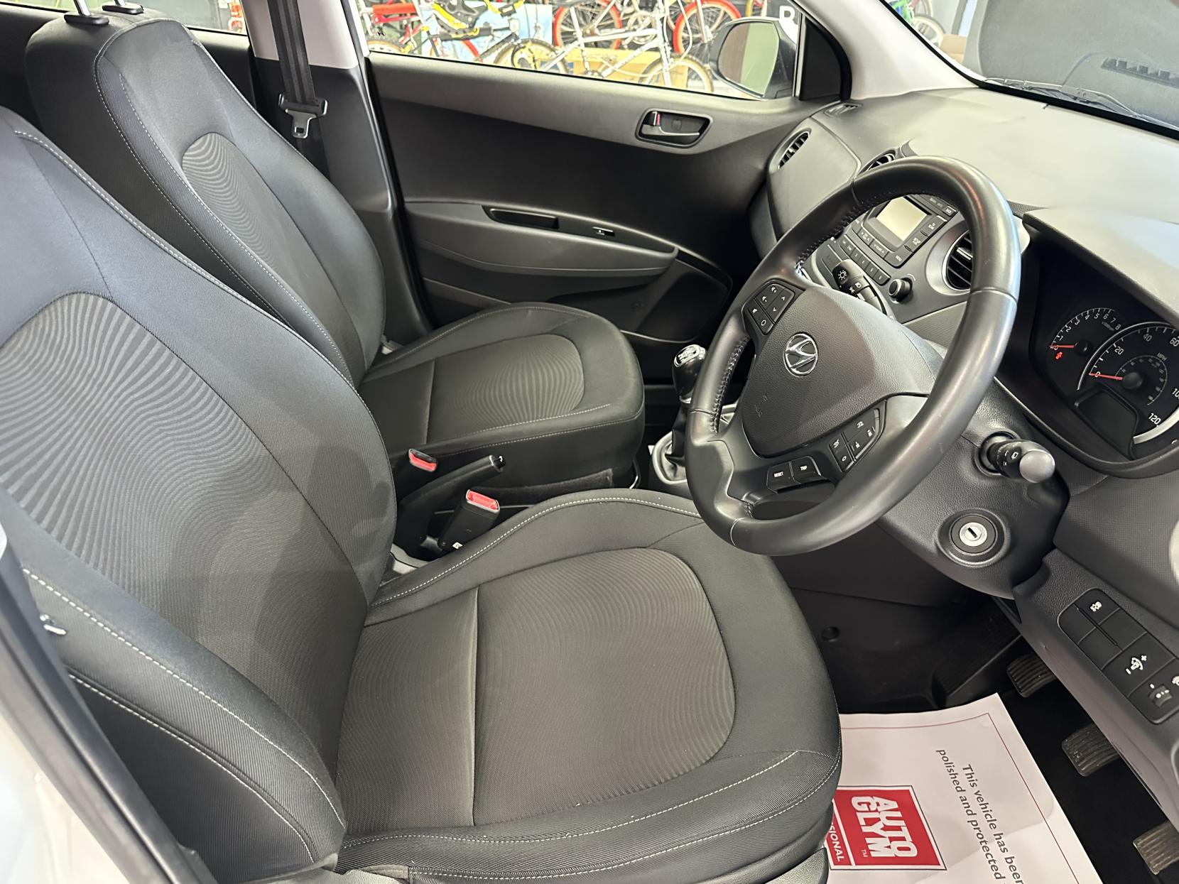 Hyundai i10 1.0 SE Hatchback 5dr Petrol Manual Euro 6 (67 ps)