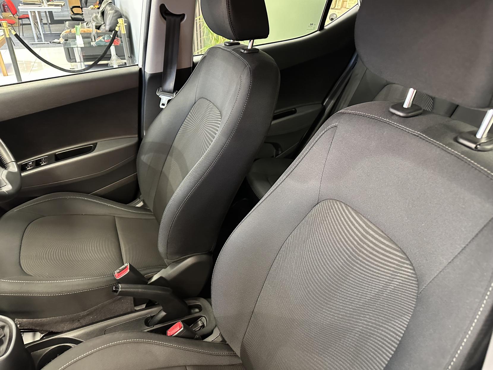 Hyundai i10 1.0 SE Hatchback 5dr Petrol Manual Euro 6 (67 ps)