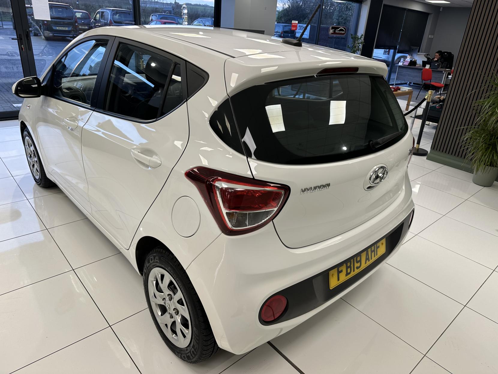 Hyundai i10 1.0 SE Hatchback 5dr Petrol Manual Euro 6 (67 ps)