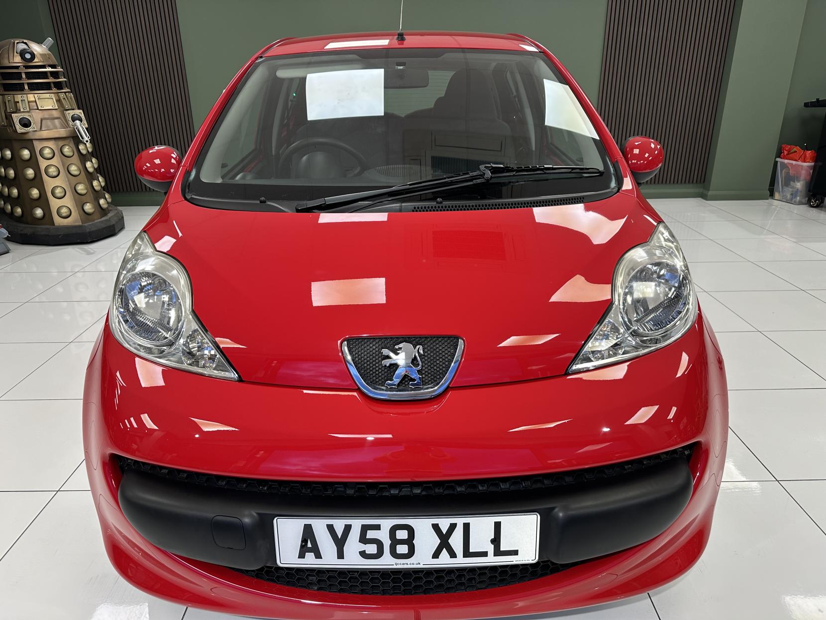 Peugeot 107 1.0 12V Urban Hatchback 5dr Petrol Manual Euro 4 (68 ps)