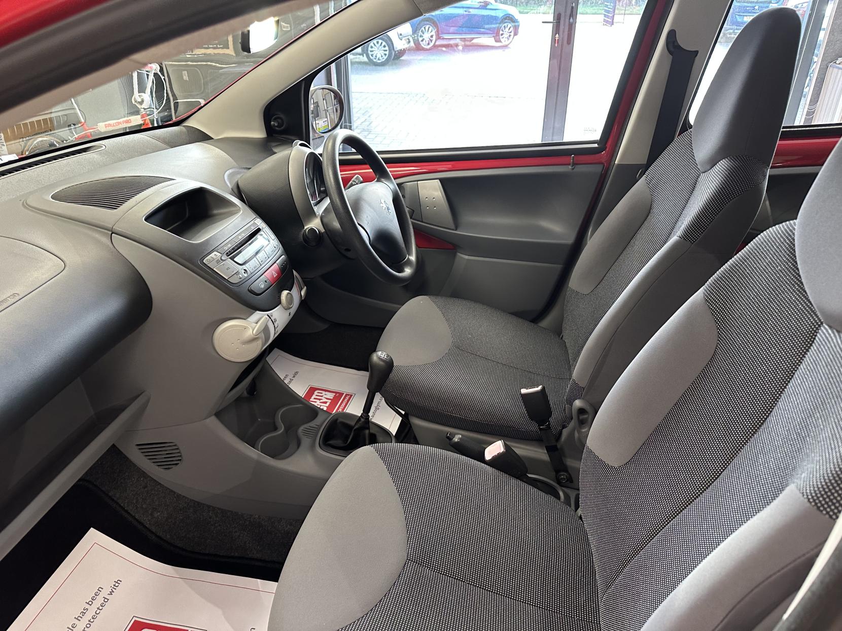 Peugeot 107 1.0 12V Urban Hatchback 5dr Petrol Manual Euro 4 (68 ps)