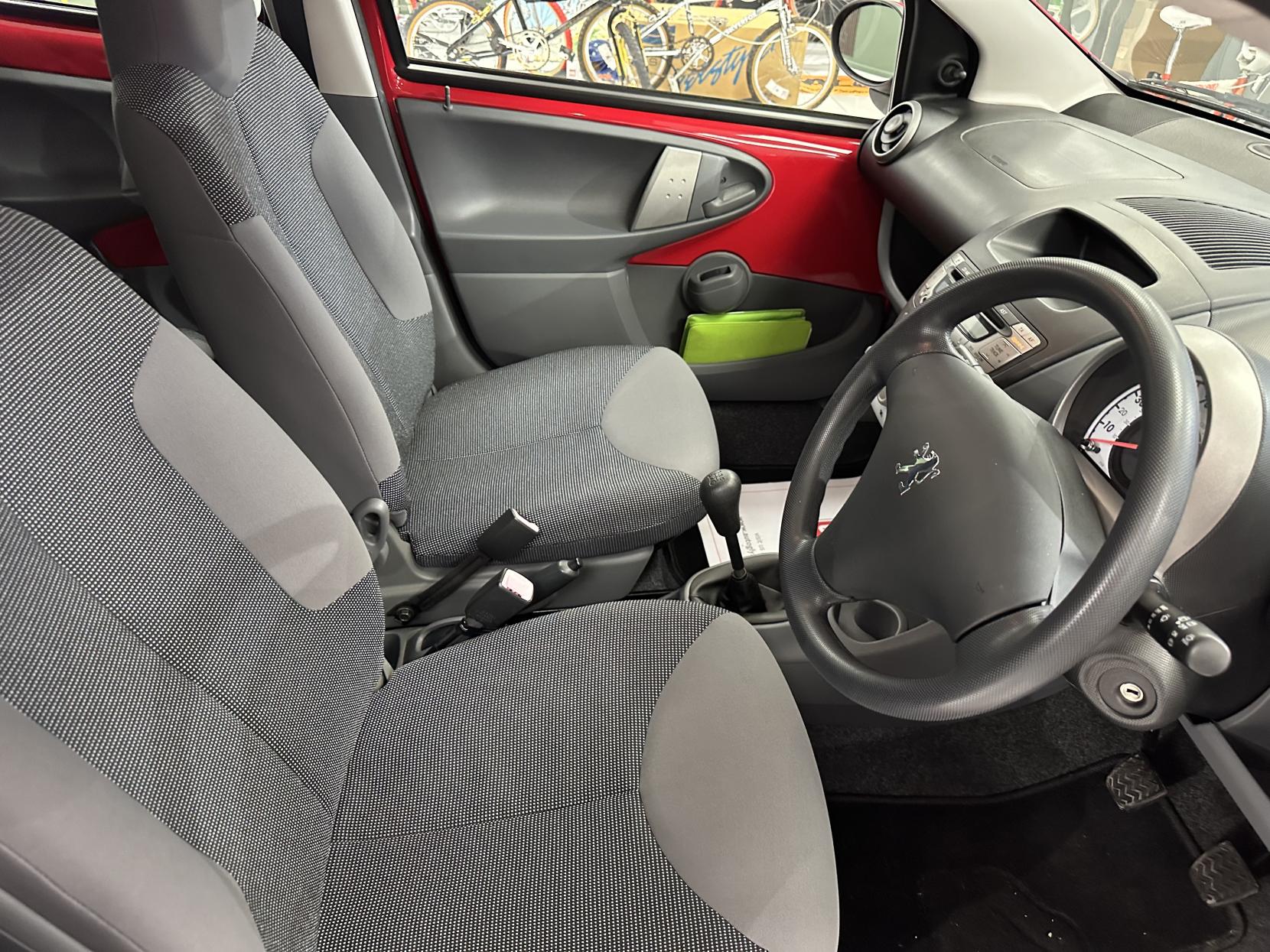 Peugeot 107 1.0 12V Urban Hatchback 5dr Petrol Manual Euro 4 (68 ps)