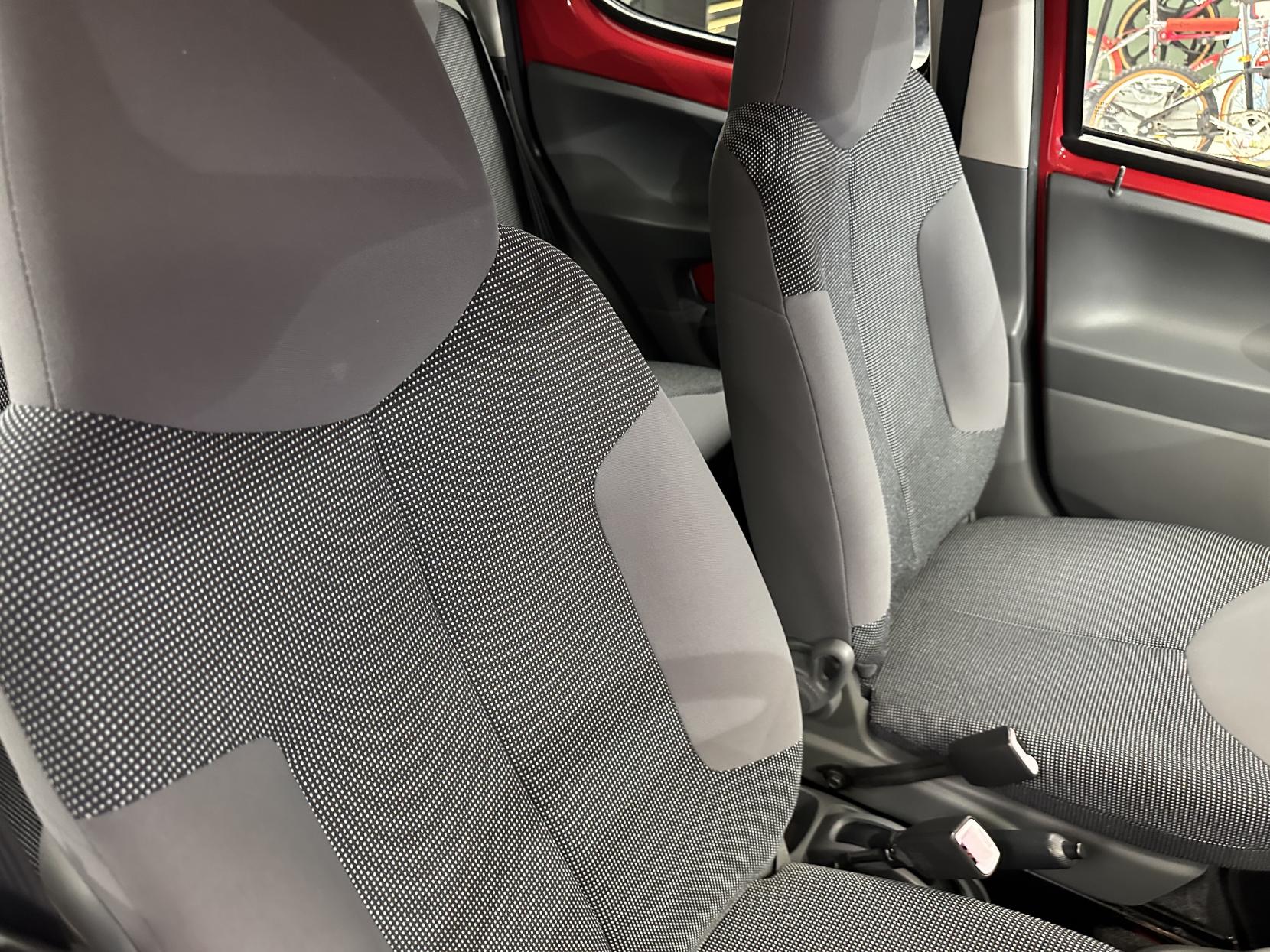 Peugeot 107 1.0 12V Urban Hatchback 5dr Petrol Manual Euro 4 (68 ps)