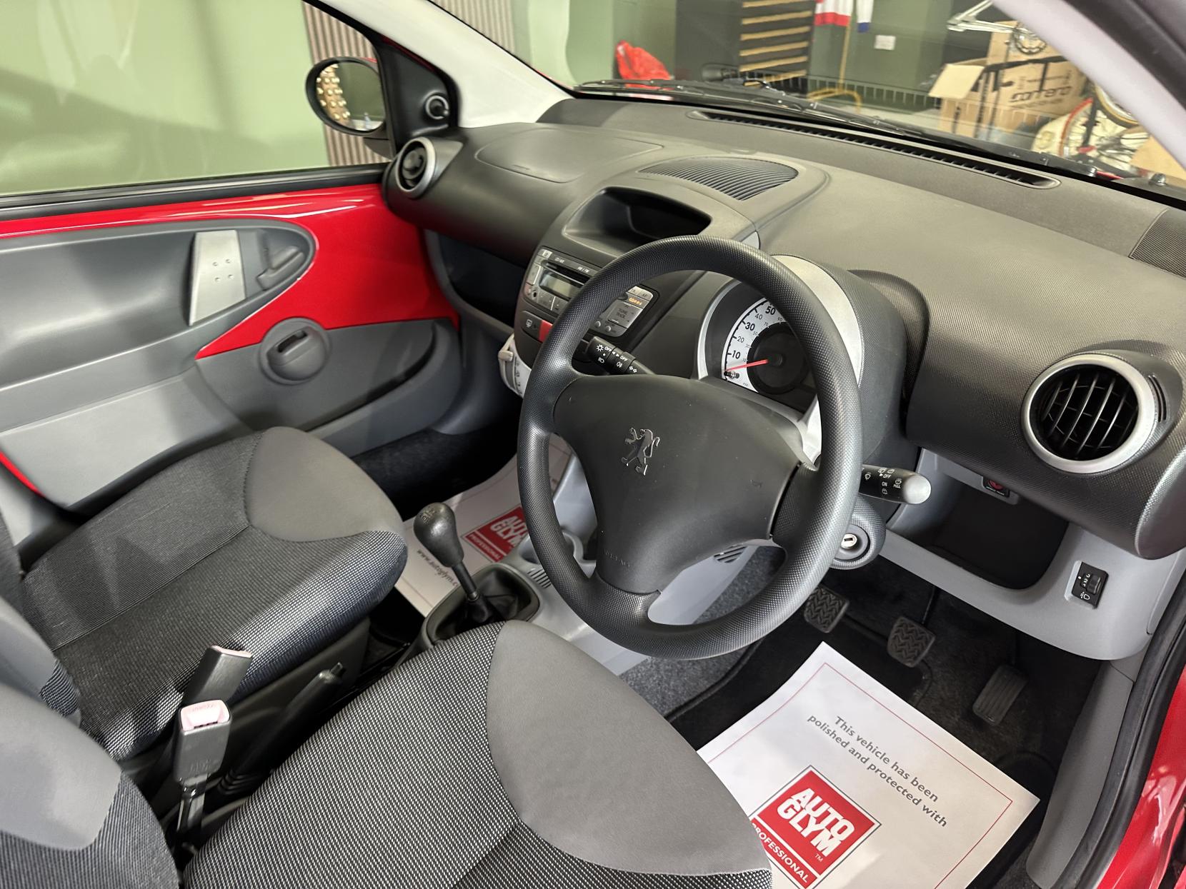 Peugeot 107 1.0 12V Urban Hatchback 5dr Petrol Manual Euro 4 (68 ps)