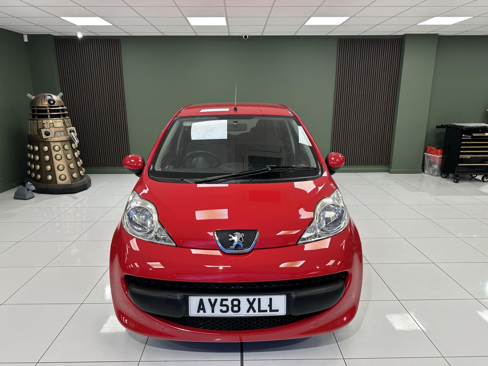 Peugeot 107 1.0 12V Urban Hatchback 5dr Petrol Manual Euro 4 (68 ps)