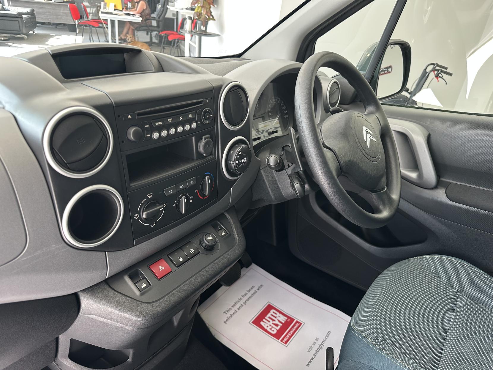 Citroen Berlingo AUTO WAV, TOP SPEC! FRONT AND REAR PARK SENSORS, WINCH, APPLE CAR PLAY /SAT NAV! 1.6 BlueHDi Flair Multispace MPV 5dr Diesel ETG6 Euro 6