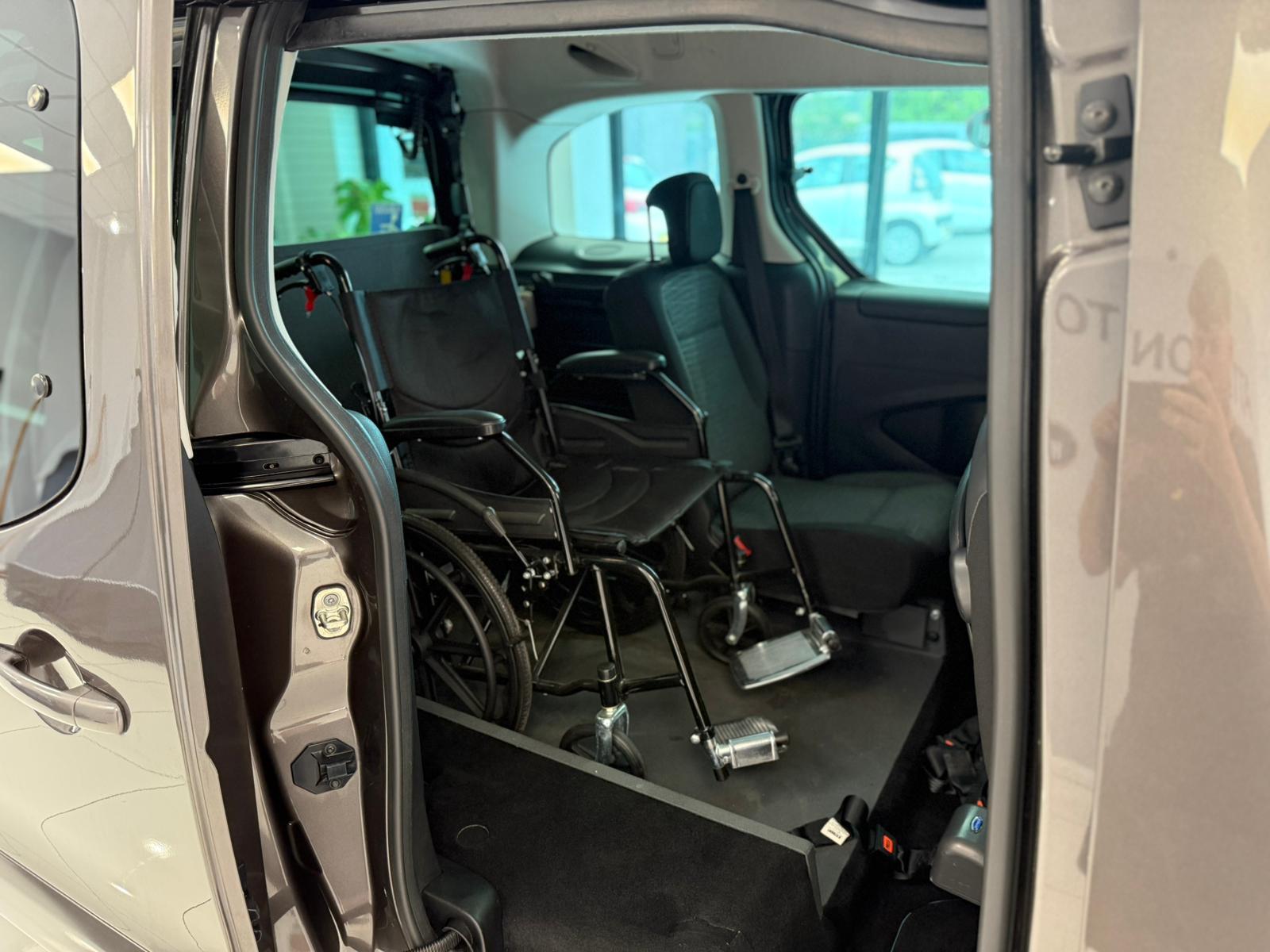 Citroen Berlingo AUTO WAV, TOP SPEC! FRONT AND REAR PARK SENSORS, WINCH, APPLE CAR PLAY /SAT NAV! 1.6 BlueHDi Flair Multispace MPV 5dr Diesel ETG6 Euro 6