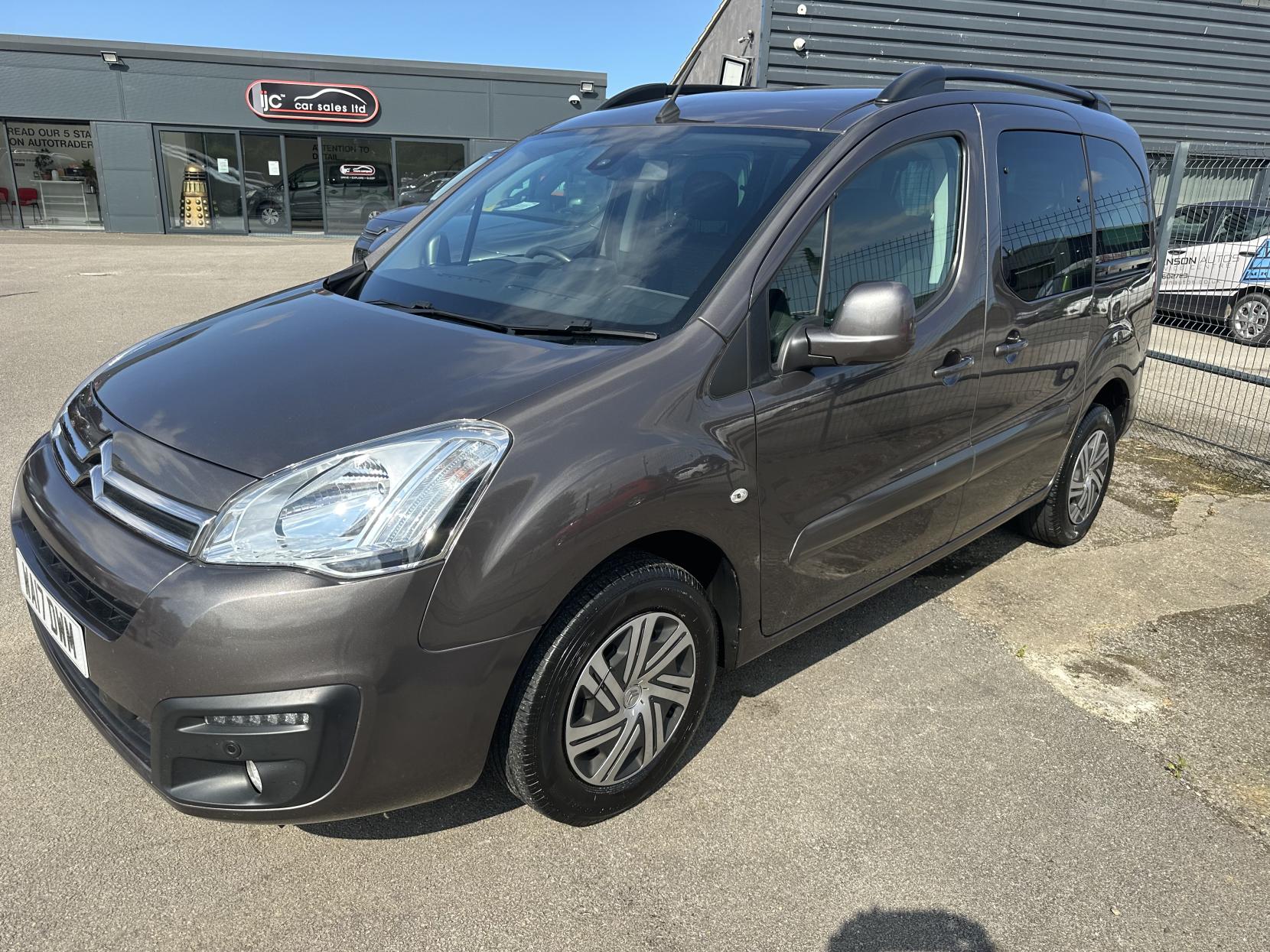 Citroen Berlingo AUTO WAV, TOP SPEC! FRONT AND REAR PARK SENSORS, WINCH, APPLE CAR PLAY /SAT NAV! 1.6 BlueHDi Flair Multispace MPV 5dr Diesel ETG6 Euro 6