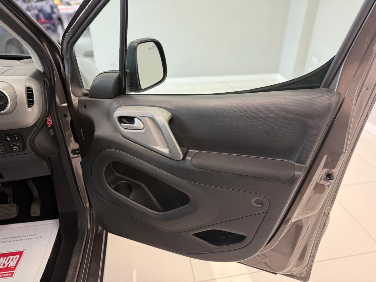 Citroen Berlingo AUTO WAV, TOP SPEC! FRONT AND REAR PARK SENSORS, WINCH, APPLE CAR PLAY /SAT NAV! 1.6 BlueHDi Flair Multispace MPV 5dr Diesel ETG6 Euro 6