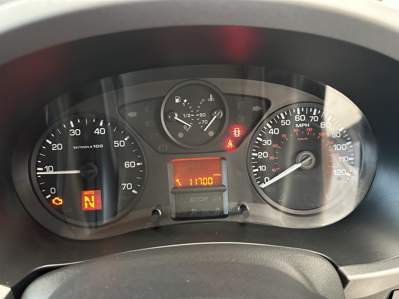 Citroen Berlingo AUTO WAV, TOP SPEC! FRONT AND REAR PARK SENSORS, WINCH, APPLE CAR PLAY /SAT NAV! 1.6 BlueHDi Flair Multispace MPV 5dr Diesel ETG6 Euro 6