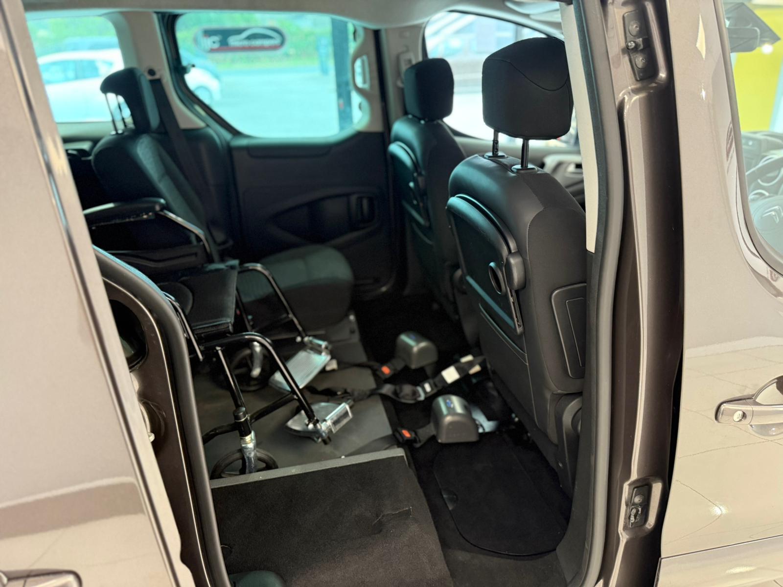 Citroen Berlingo AUTO WAV, TOP SPEC! FRONT AND REAR PARK SENSORS, WINCH, APPLE CAR PLAY /SAT NAV! 1.6 BlueHDi Flair Multispace MPV 5dr Diesel ETG6 Euro 6