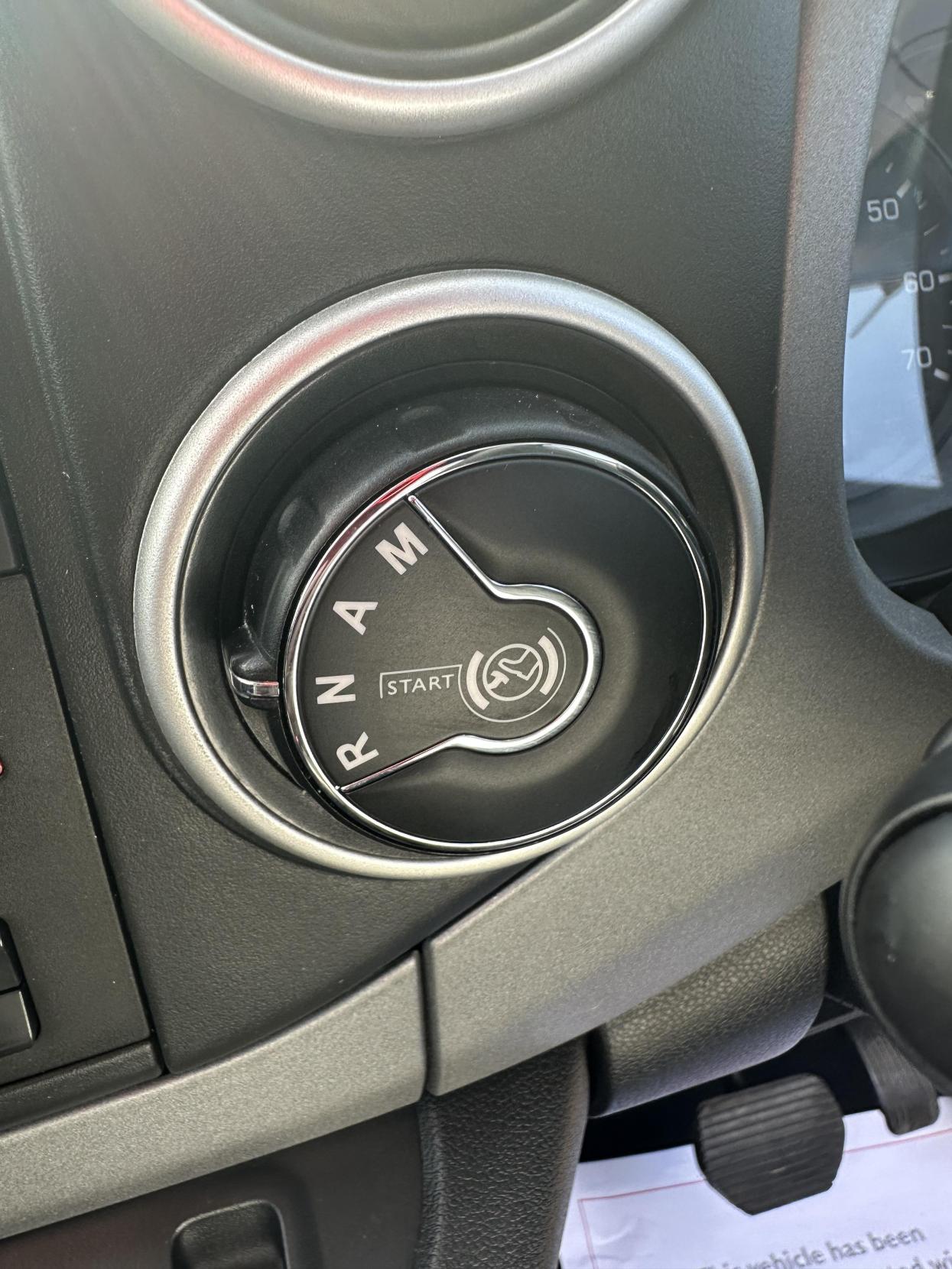 Citroen Berlingo AUTO WAV, TOP SPEC! FRONT AND REAR PARK SENSORS, WINCH, APPLE CAR PLAY /SAT NAV! 1.6 BlueHDi Flair Multispace MPV 5dr Diesel ETG6 Euro 6
