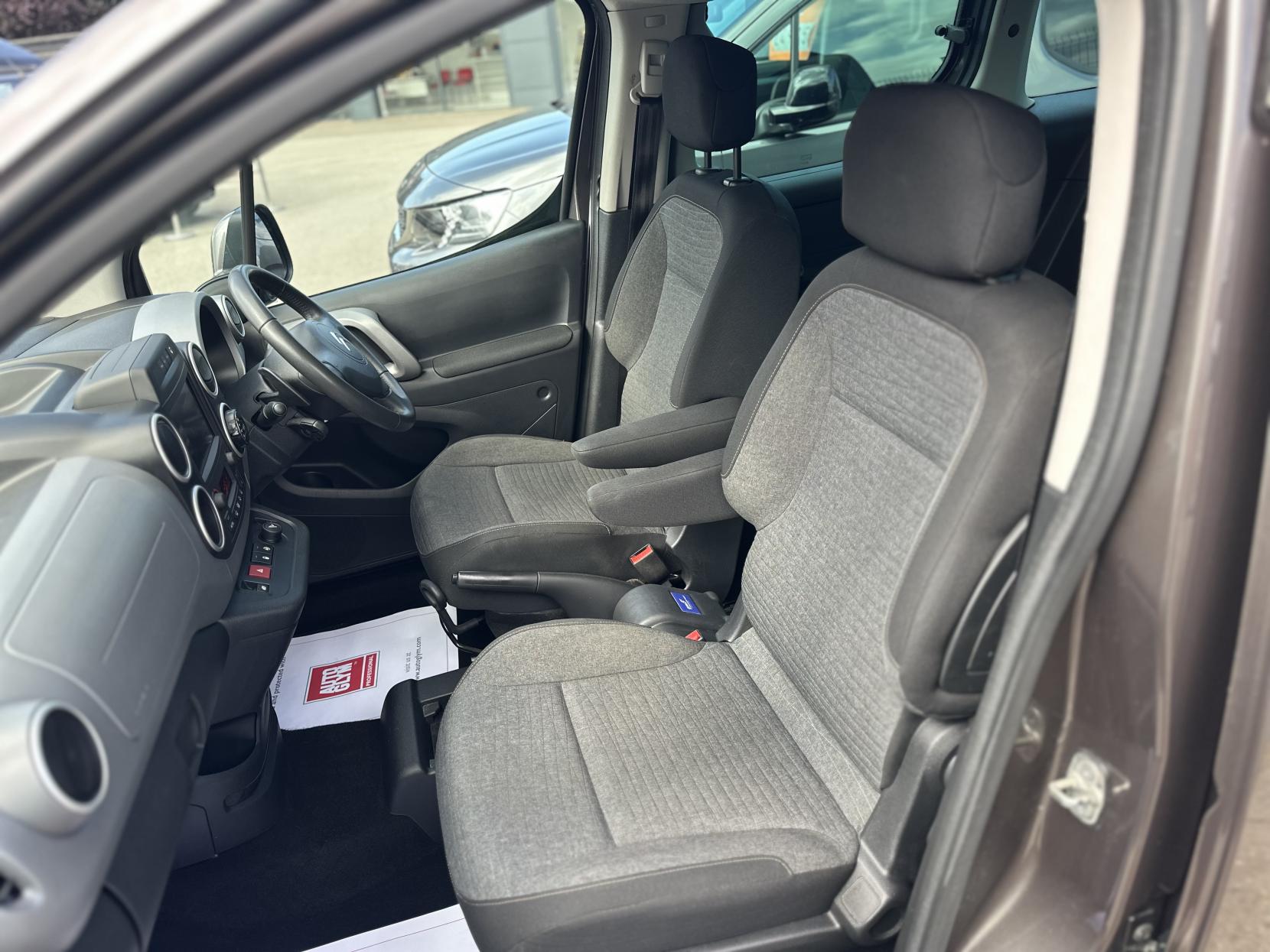 Citroen Berlingo AUTO WAV, TOP SPEC! FRONT AND REAR PARK SENSORS, WINCH, APPLE CAR PLAY /SAT NAV! 1.6 BlueHDi Flair Multispace MPV 5dr Diesel ETG6 Euro 6