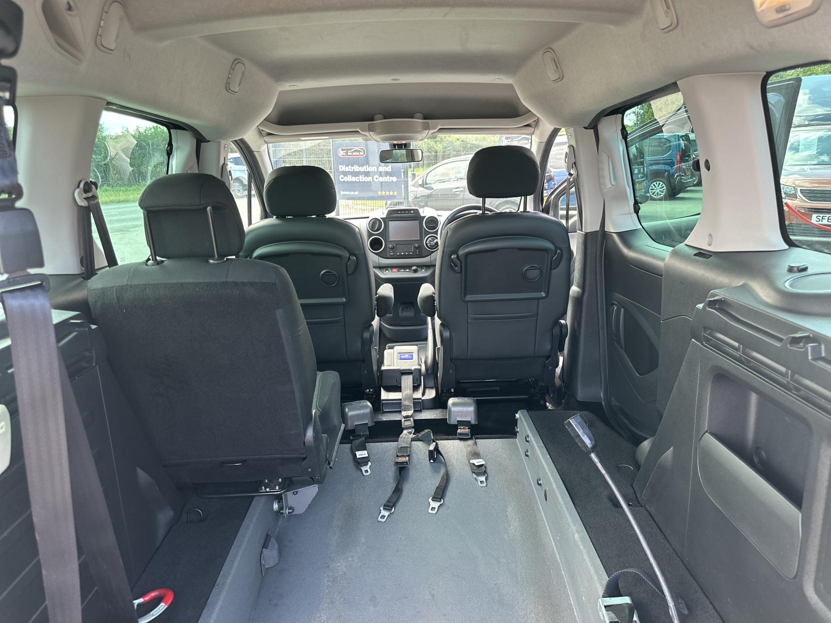 Citroen Berlingo AUTO WAV, TOP SPEC! FRONT AND REAR PARK SENSORS, WINCH, APPLE CAR PLAY /SAT NAV! 1.6 BlueHDi Flair Multispace MPV 5dr Diesel ETG6 Euro 6