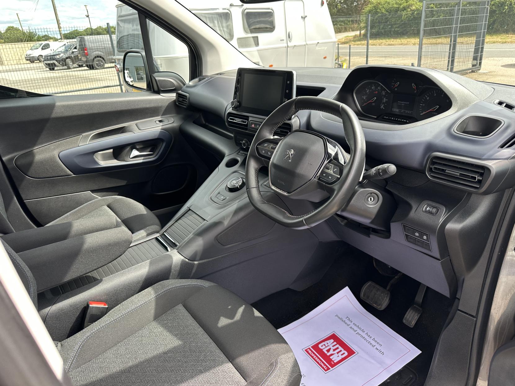 Peugeot Rifter AUTOMATIC WAV, CARRIES 5! HIGH SPEC ALLURE PREMIUM MODEL WITH A WINCH! 1.5 BlueHDi Allure Premium Standard MPV 5dr Diesel EAT Euro 6 (s/s) (130 ps)