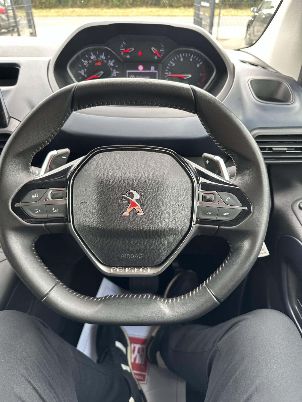 Peugeot Rifter AUTOMATIC WAV, CARRIES 5! HIGH SPEC ALLURE PREMIUM MODEL WITH A WINCH! 1.5 BlueHDi Allure Premium Standard MPV 5dr Diesel EAT Euro 6 (s/s) (130 ps)