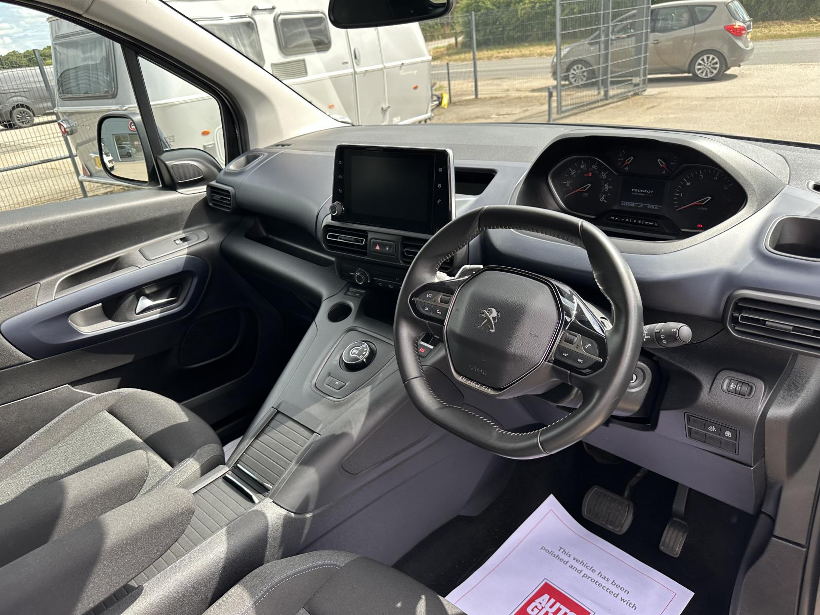 Peugeot Rifter AUTOMATIC WAV, CARRIES 5! HIGH SPEC ALLURE PREMIUM MODEL WITH A WINCH! 1.5 BlueHDi Allure Premium Standard MPV 5dr Diesel EAT Euro 6 (s/s) (130 ps)