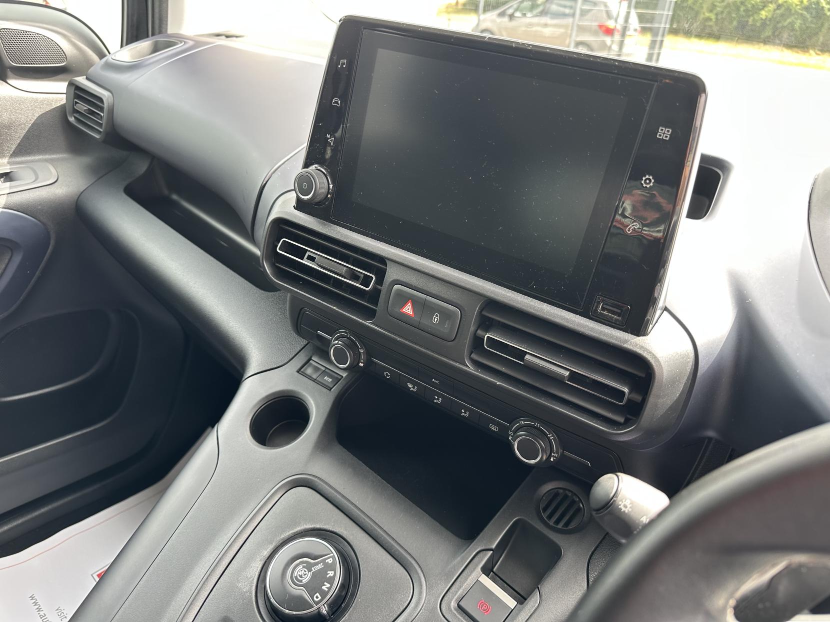 Peugeot Rifter AUTOMATIC WAV, CARRIES 5! HIGH SPEC ALLURE PREMIUM MODEL WITH A WINCH! 1.5 BlueHDi Allure Premium Standard MPV 5dr Diesel EAT Euro 6 (s/s) (130 ps)