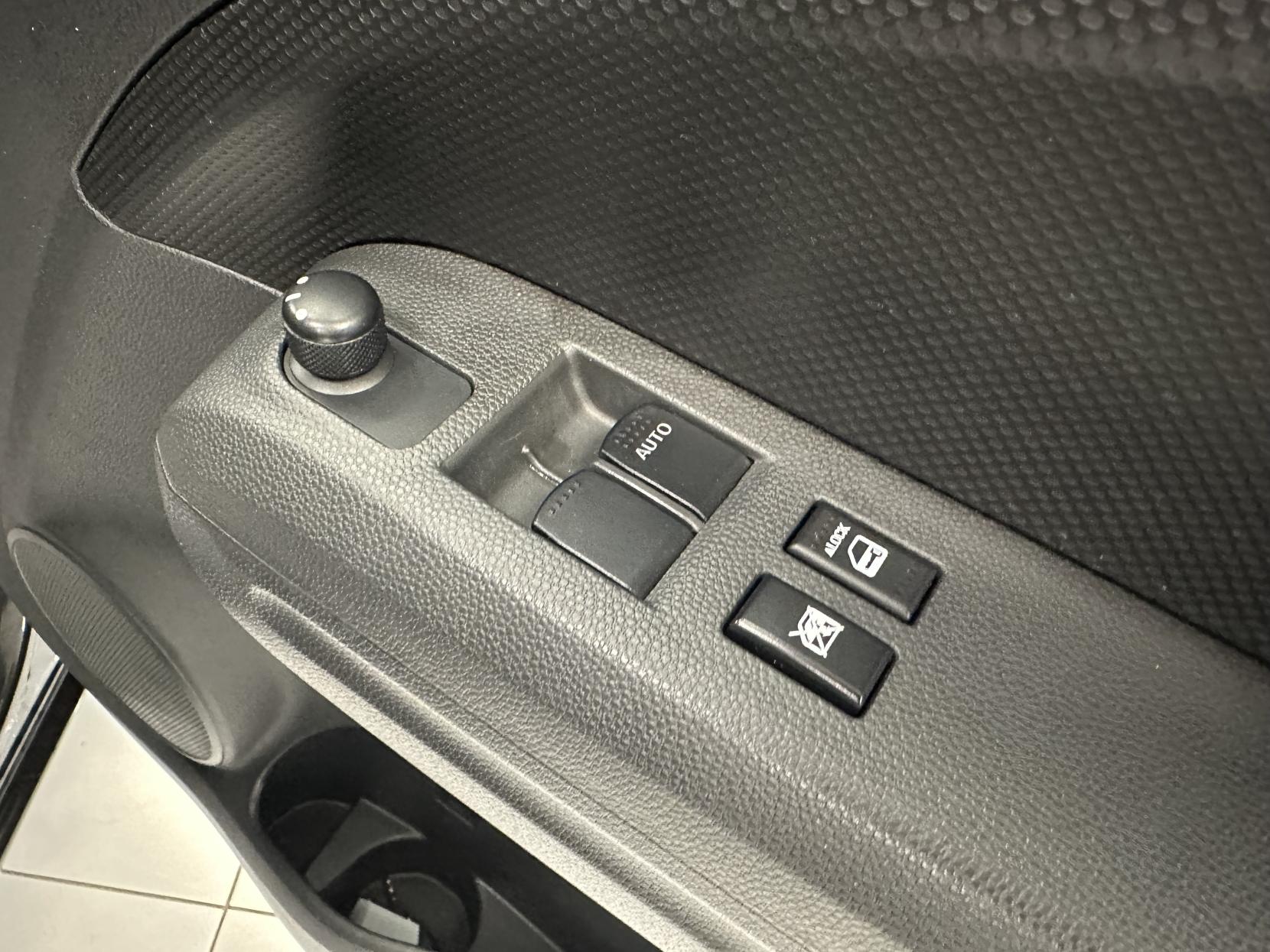 Vauxhall Agila £35 TAX! HIGH SEATING POSITION, 1.2 VVT ecoFLEX SE MPV 5dr Petrol Manual (94 ps)