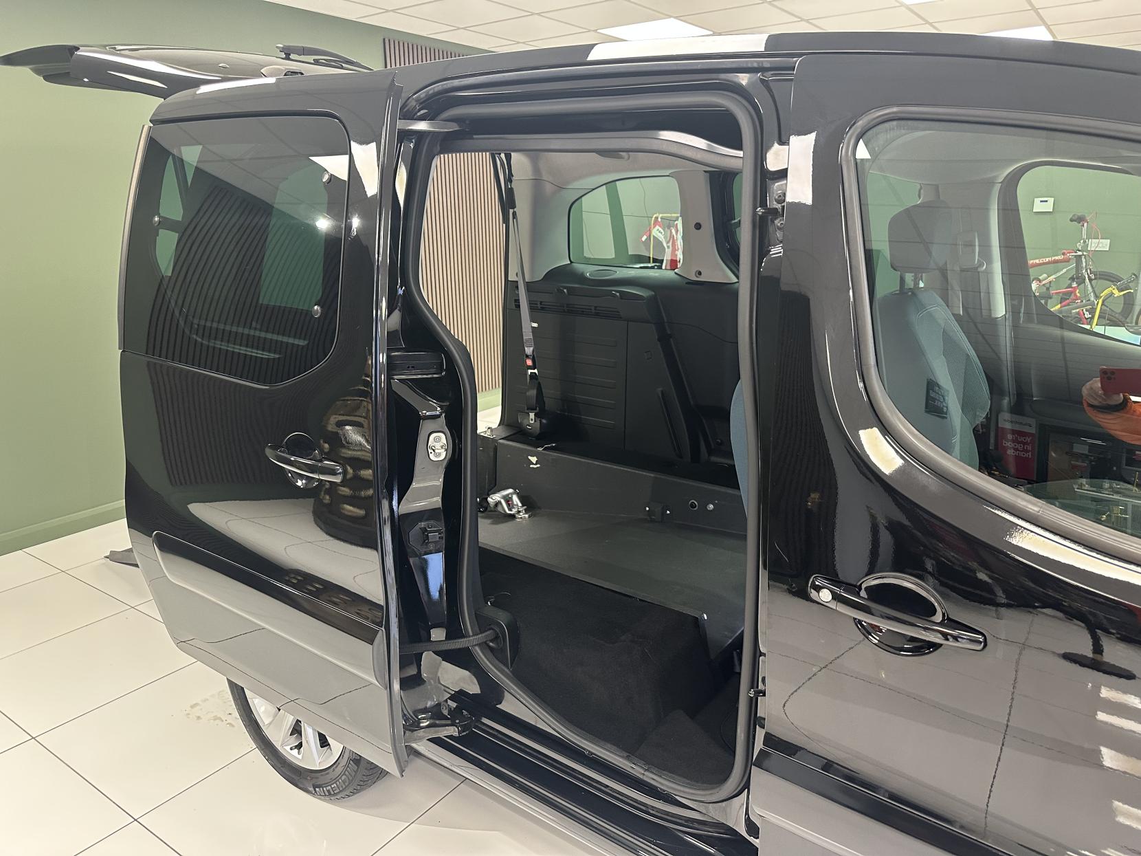 Citroen Berlingo JUST 13,492 MILES! WHEELCHAIR ADAPTED WITH A RAMP FOR EASY ACCESS 1.6 BlueHDi Feel Multispace MPV 5dr Diesel Manual Euro 6 (100 ps)