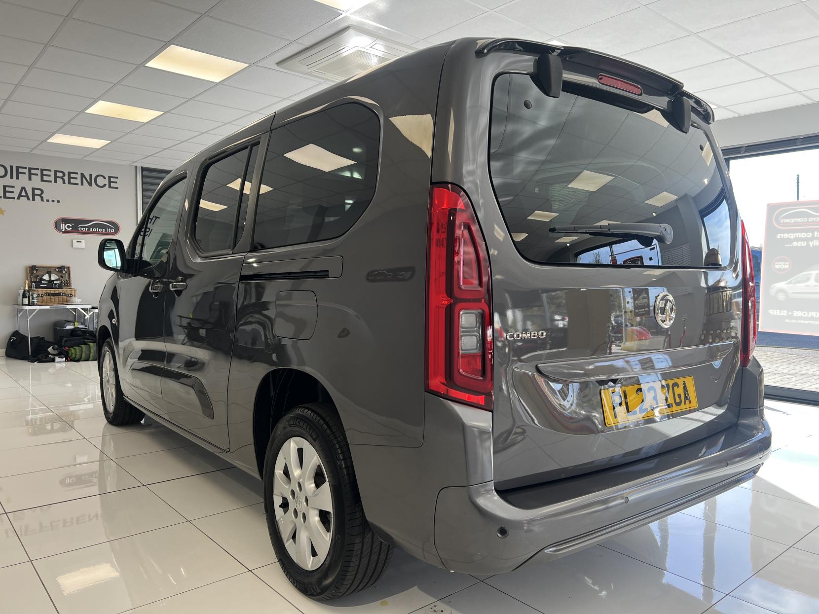 Vauxhall Combo Life *THIS IS THE ONLY PETROL AUTOMATIC 7 SEATER AVAILABLE IN THE UK ON A 2023* 1.2 130 BHP Turbo SE XL MPV 5dr Petrol Auto Euro 6 (s/s) (7 Seat) 