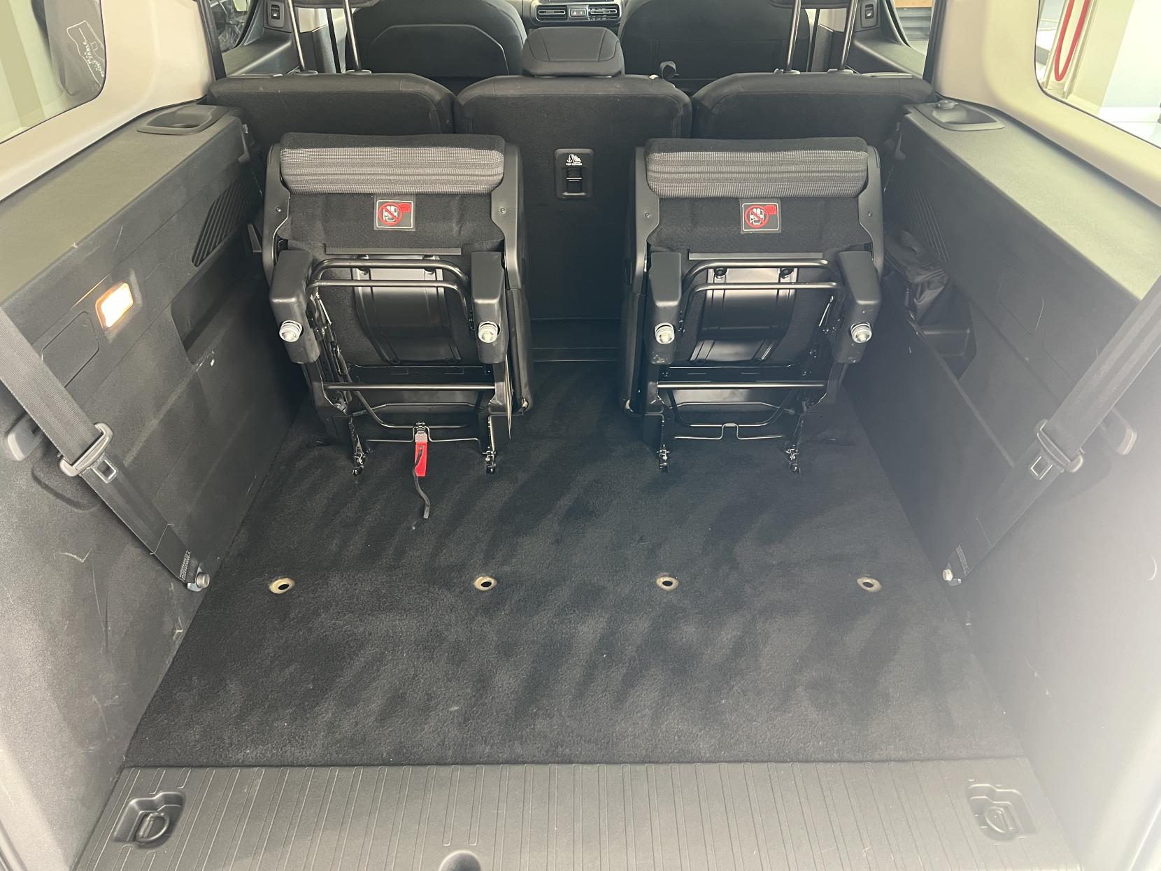 Vauxhall Combo Life *THIS IS THE ONLY PETROL AUTOMATIC 7 SEATER AVAILABLE IN THE UK ON A 2023* 1.2 130 BHP Turbo SE XL MPV 5dr Petrol Auto Euro 6 (s/s) (7 Seat) 