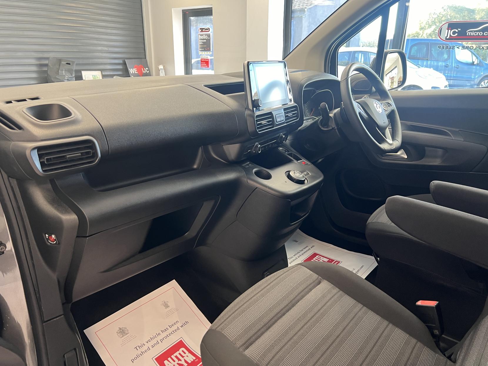 Vauxhall Combo Life *THIS IS THE ONLY PETROL AUTOMATIC 7 SEATER AVAILABLE IN THE UK ON A 2023* 1.2 130 BHP Turbo SE XL MPV 5dr Petrol Auto Euro 6 (s/s) (7 Seat) 