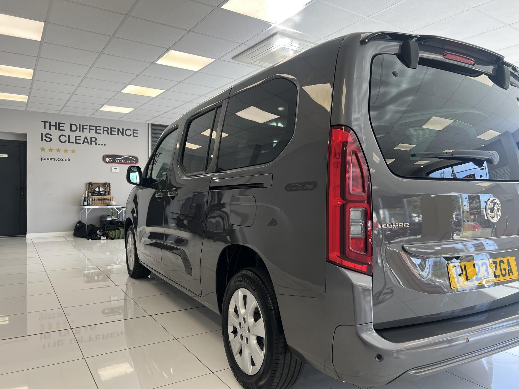 Vauxhall Combo Life *THIS IS THE ONLY PETROL AUTOMATIC 7 SEATER AVAILABLE IN THE UK ON A 2023* 1.2 130 BHP Turbo SE XL MPV 5dr Petrol Auto Euro 6 (s/s) (7 Seat) 