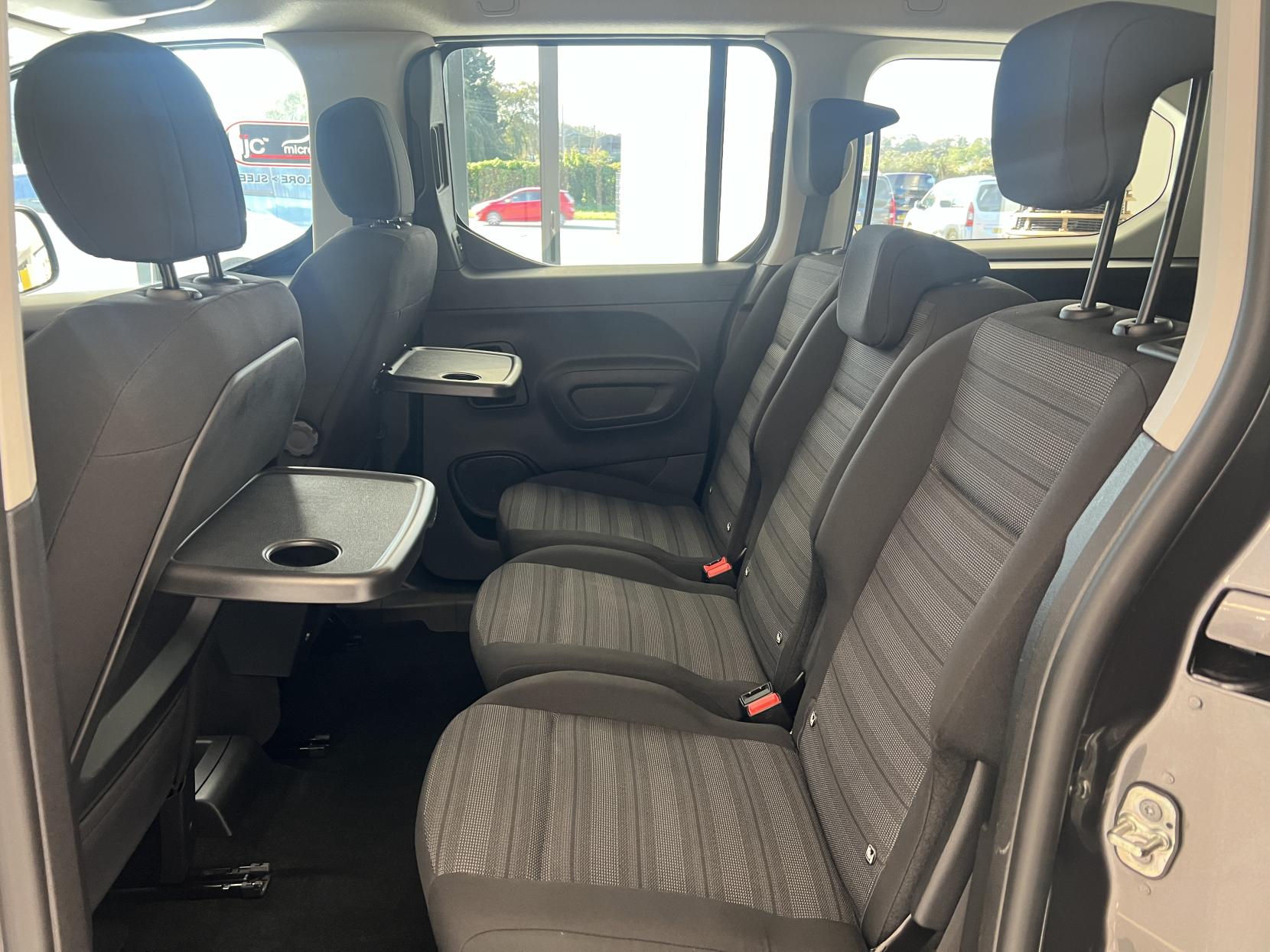 Vauxhall Combo Life *THIS IS THE ONLY PETROL AUTOMATIC 7 SEATER AVAILABLE IN THE UK ON A 2023* 1.2 130 BHP Turbo SE XL MPV 5dr Petrol Auto Euro 6 (s/s) (7 Seat) 