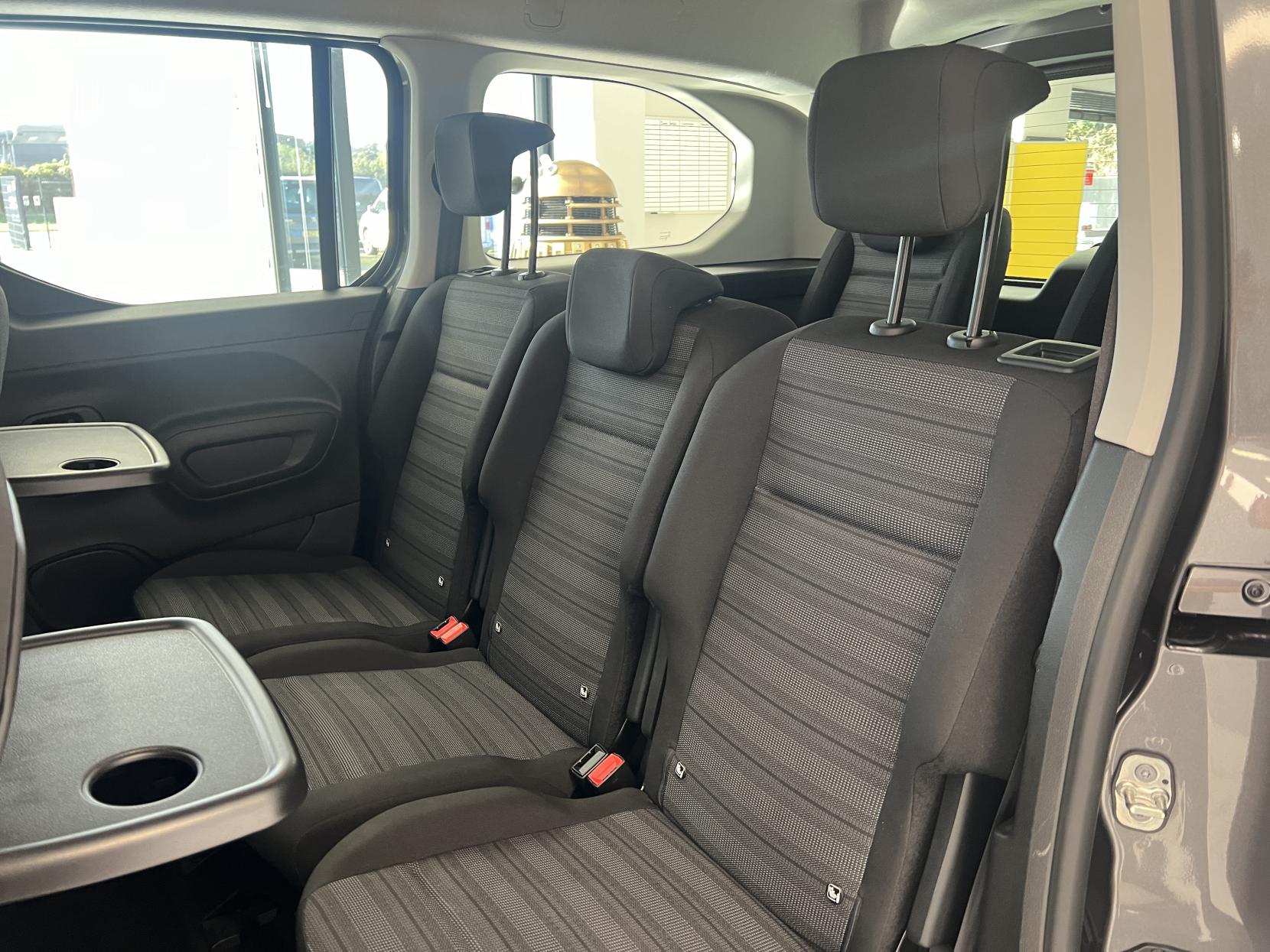 Vauxhall Combo Life *THIS IS THE ONLY PETROL AUTOMATIC 7 SEATER AVAILABLE IN THE UK ON A 2023* 1.2 130 BHP Turbo SE XL MPV 5dr Petrol Auto Euro 6 (s/s) (7 Seat) 