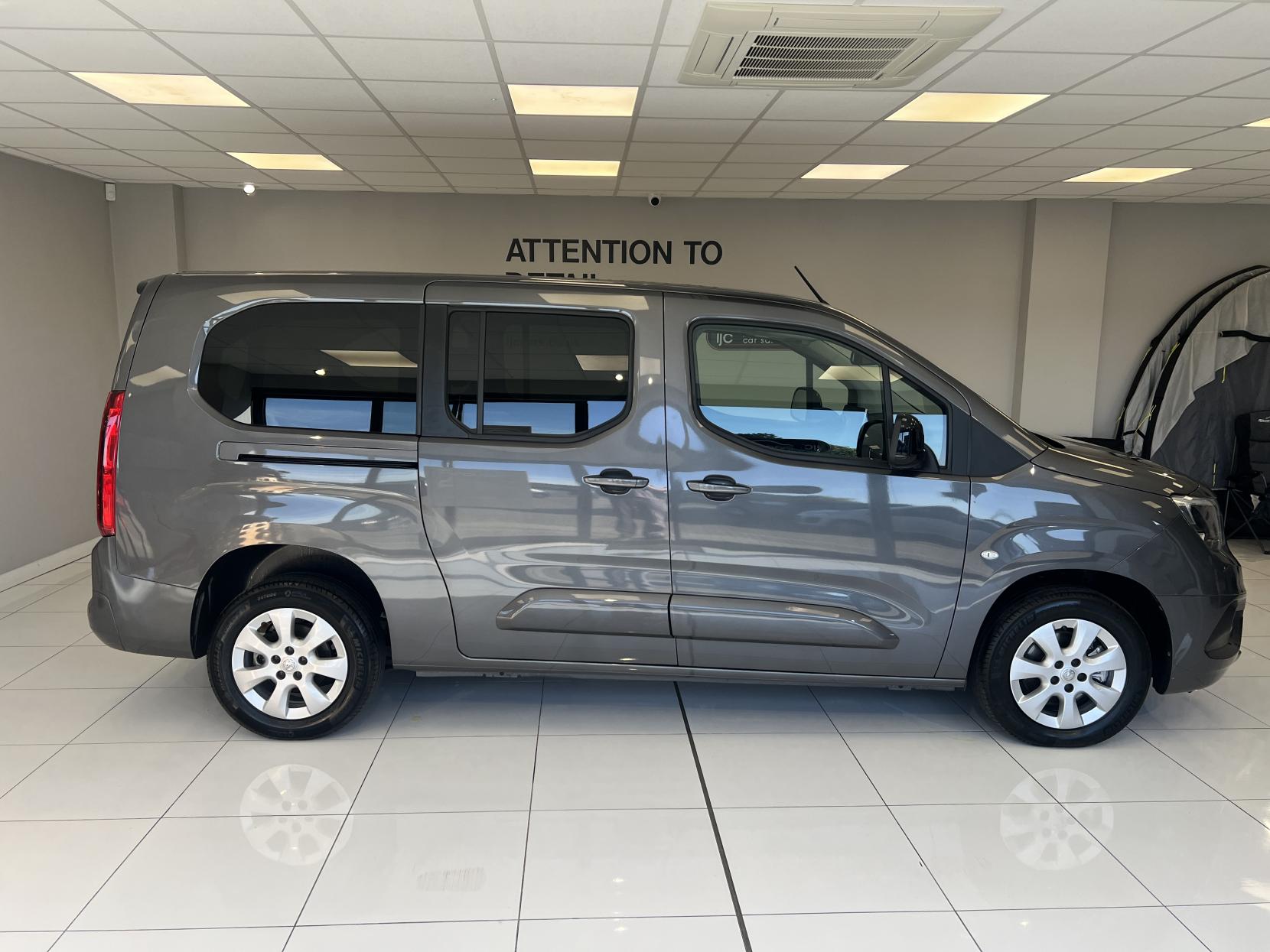 Vauxhall Combo Life *THIS IS THE ONLY PETROL AUTOMATIC 7 SEATER AVAILABLE IN THE UK ON A 2023* 1.2 130 BHP Turbo SE XL MPV 5dr Petrol Auto Euro 6 (s/s) (7 Seat) 