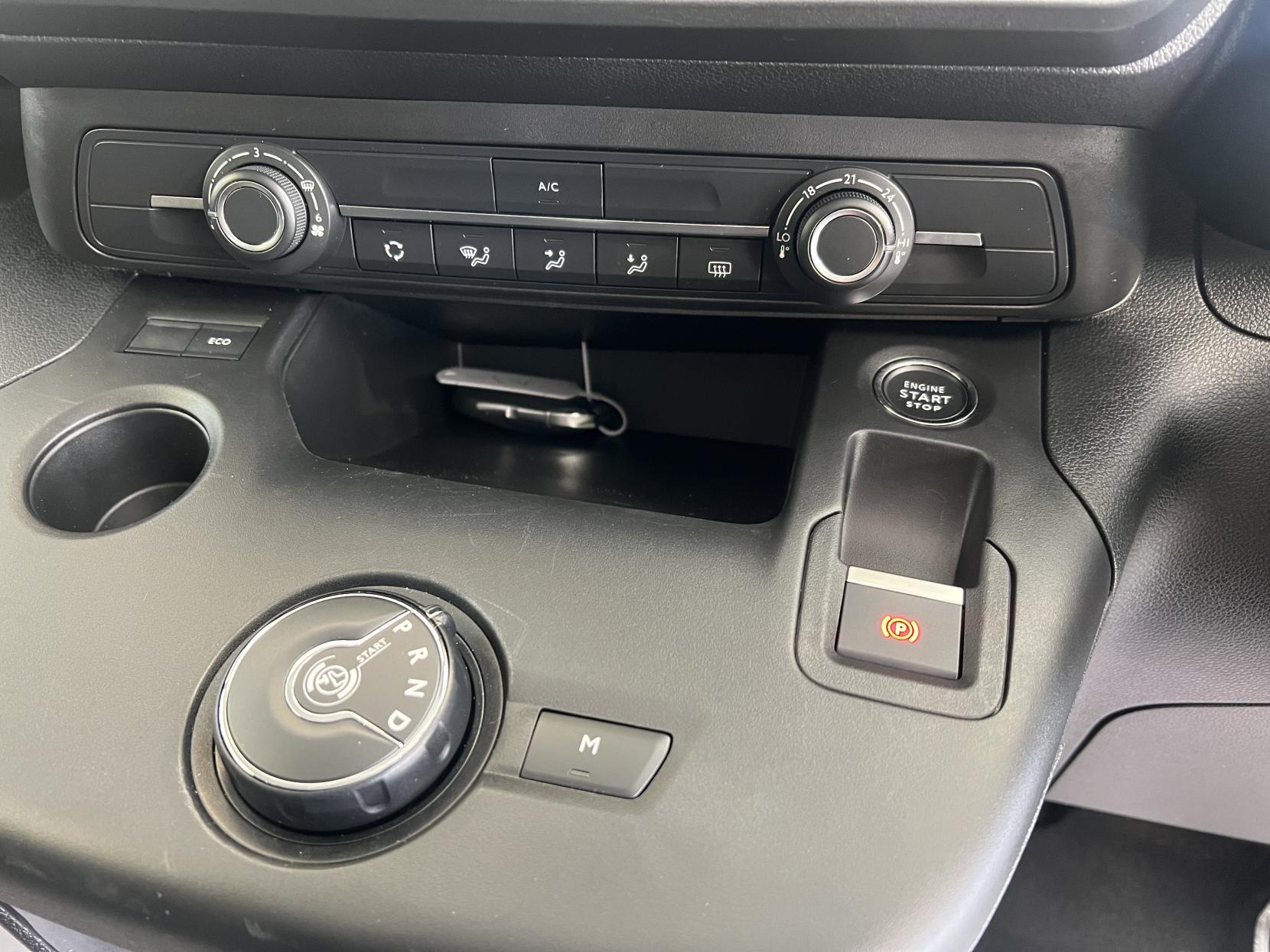 Vauxhall Combo Life *THIS IS THE ONLY PETROL AUTOMATIC 7 SEATER AVAILABLE IN THE UK ON A 2023* 1.2 130 BHP Turbo SE XL MPV 5dr Petrol Auto Euro 6 (s/s) (7 Seat) 