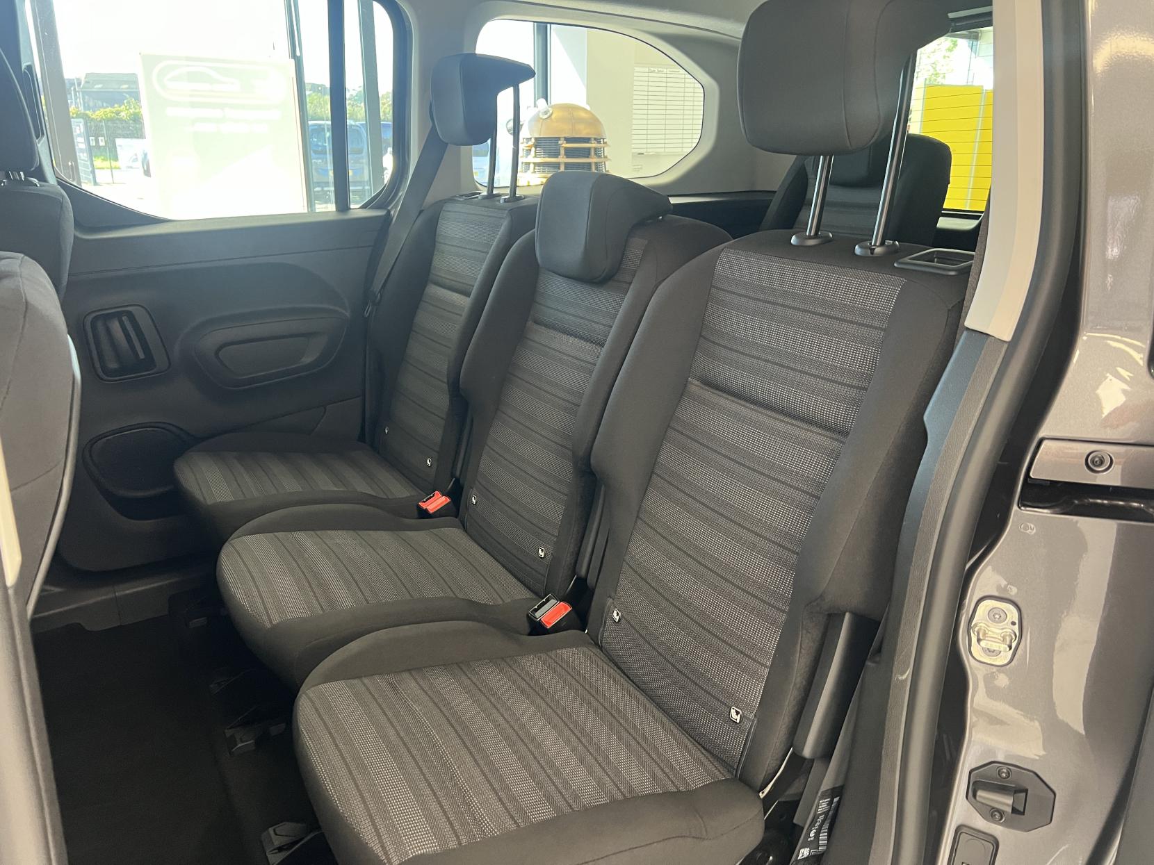 Vauxhall Combo Life *THIS IS THE ONLY PETROL AUTOMATIC 7 SEATER AVAILABLE IN THE UK ON A 2023* 1.2 130 BHP Turbo SE XL MPV 5dr Petrol Auto Euro 6 (s/s) (7 Seat) 