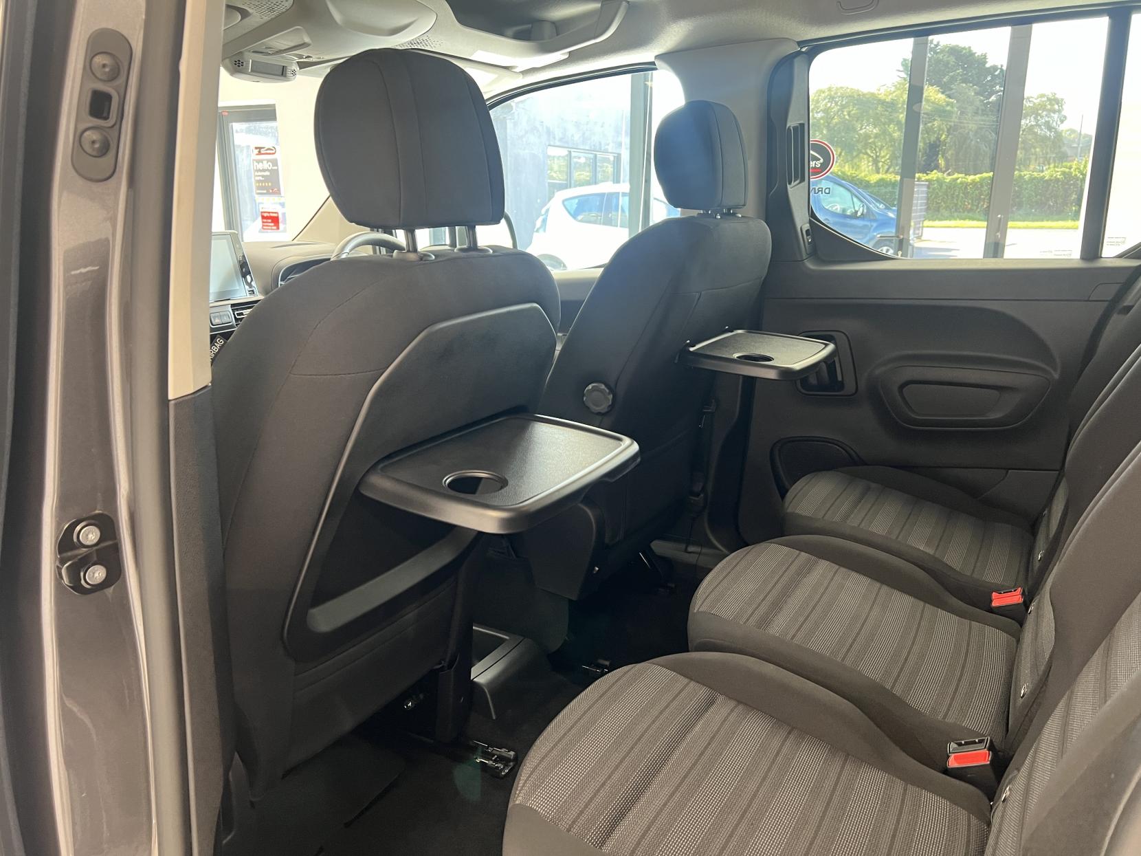 Vauxhall Combo Life *THIS IS THE ONLY PETROL AUTOMATIC 7 SEATER AVAILABLE IN THE UK ON A 2023* 1.2 130 BHP Turbo SE XL MPV 5dr Petrol Auto Euro 6 (s/s) (7 Seat) 