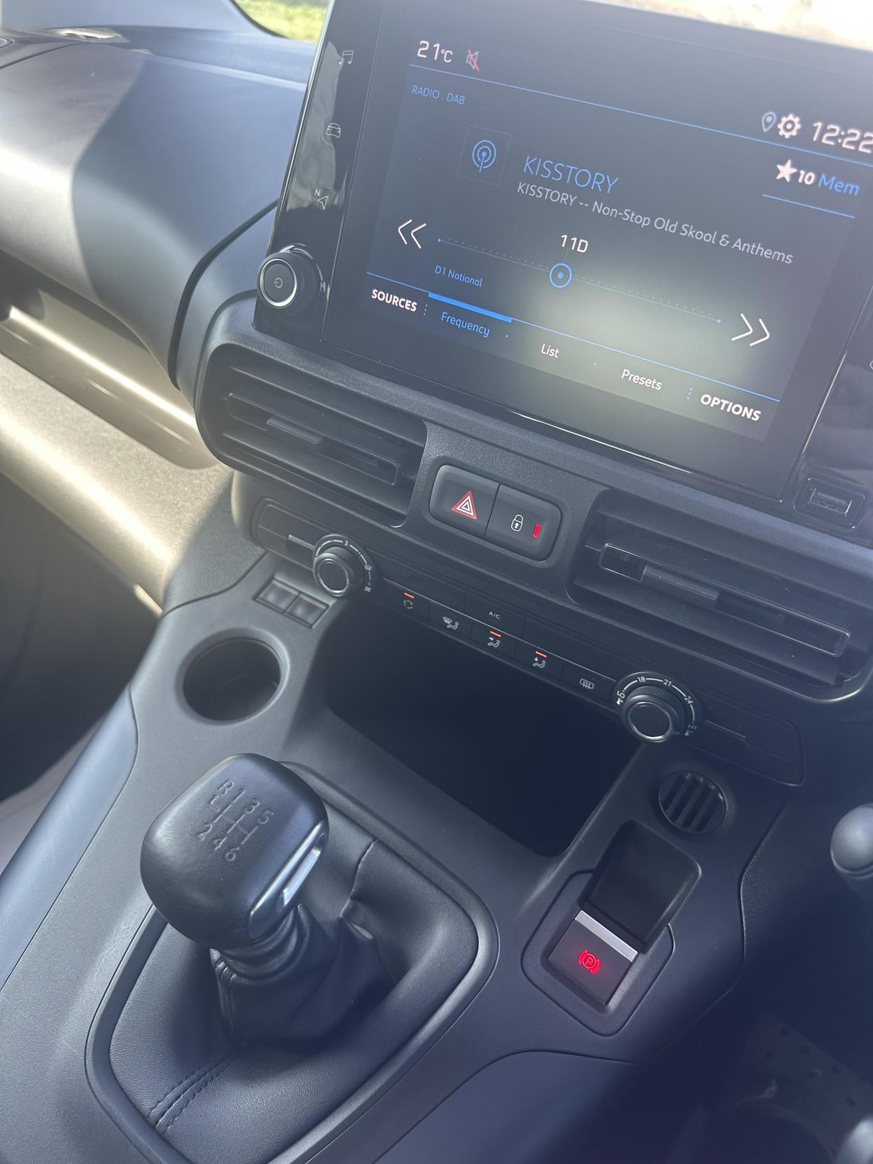 Peugeot Rifter 1.5 allure  APPLE CAR PLAY, SAT NAV