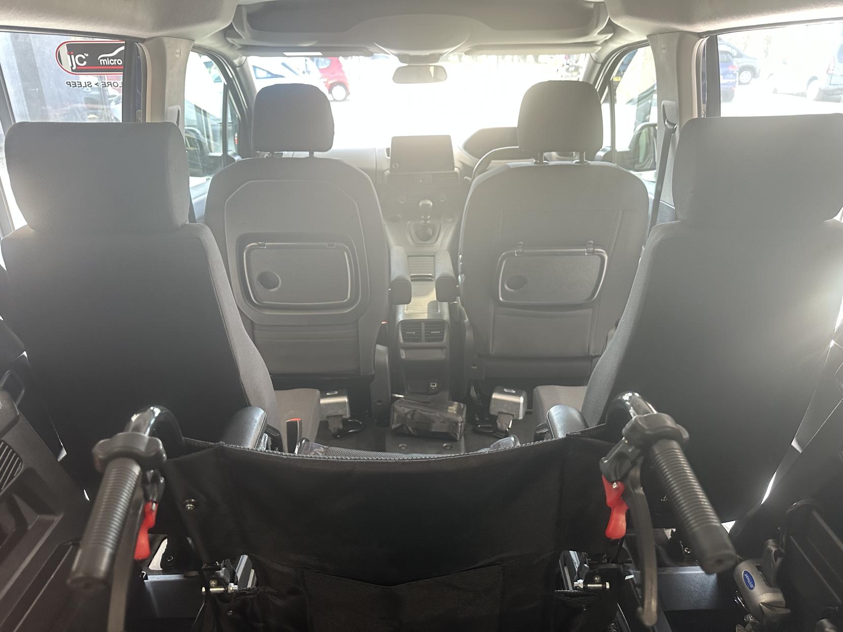 Peugeot Rifter 1.5 allure  APPLE CAR PLAY, SAT NAV