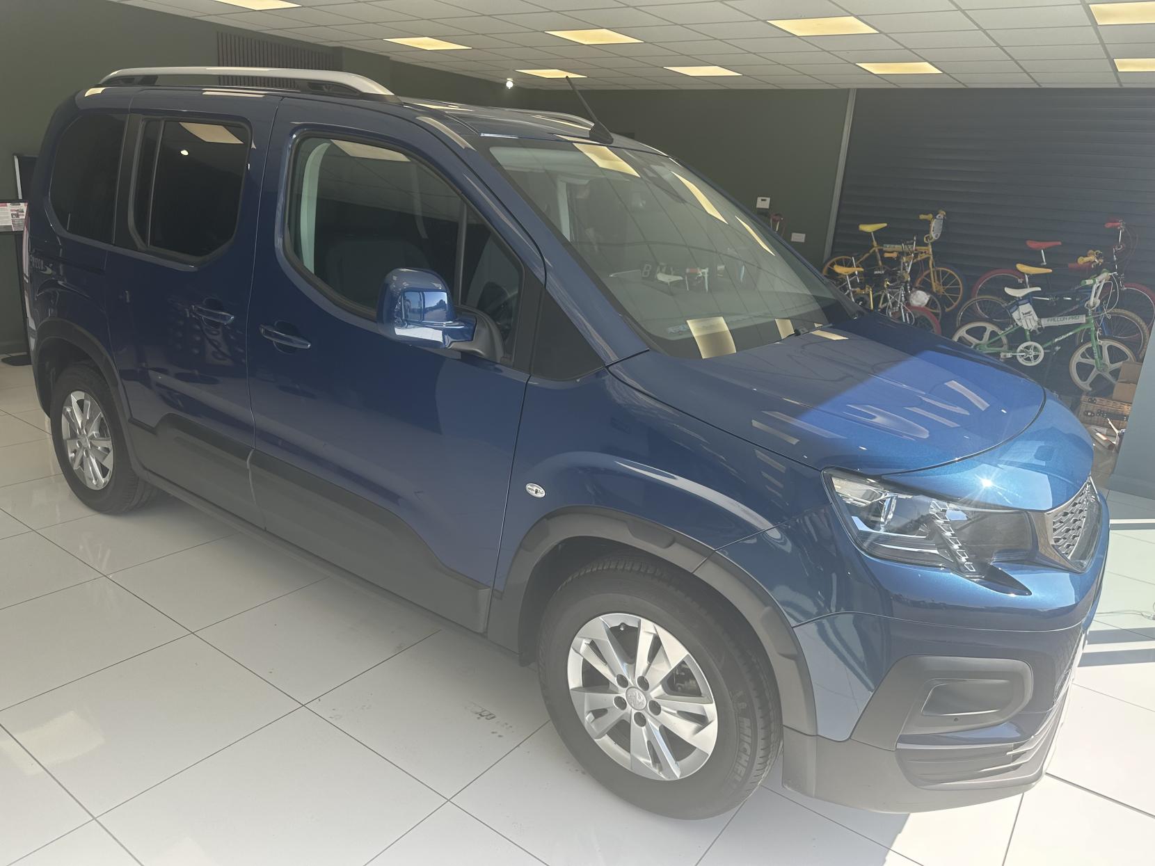 Peugeot Rifter 1.5 allure  APPLE CAR PLAY, SAT NAV