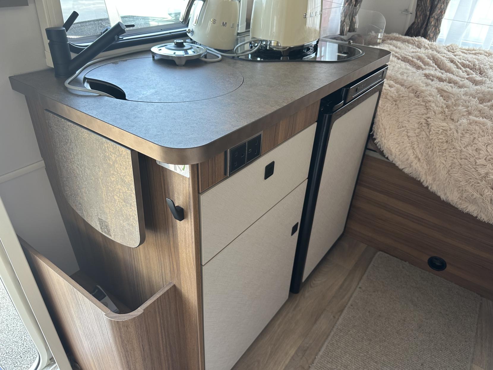 Eriba Touring TOURING RETRO CARAVAN 530