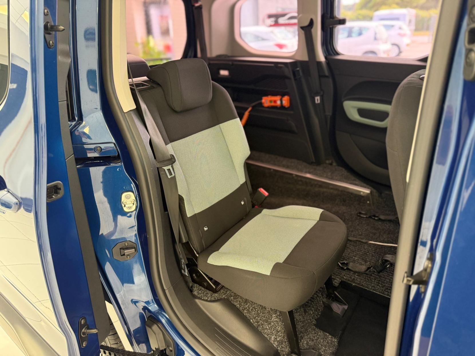 Citroen Berlingo WHEELCHAIR ADAPTED MPV, JUST 12,562 MILES! WITH A WINCH, NEWER SHAPE, SAT NAV!,1.5 BlueHDi Feel M MPV 5dr Diesel Manual Euro 6 (s/s) (100 ps)