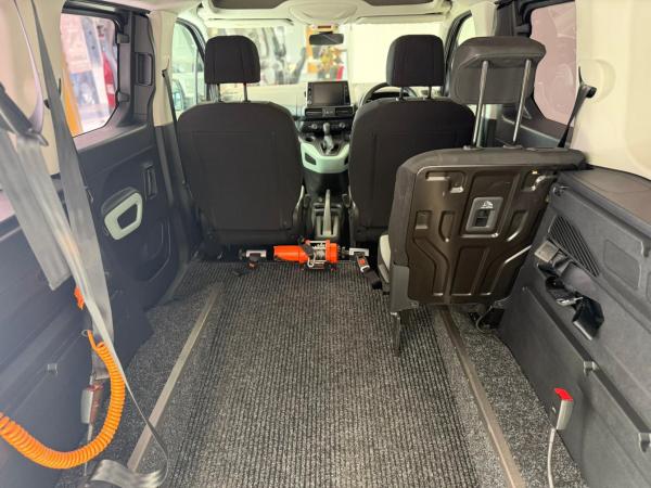 Citroen Berlingo WHEELCHAIR ADAPTED MPV, JUST 12,562 MILES! WITH A WINCH, NEWER SHAPE, SAT NAV!,1.5 BlueHDi Feel M MPV 5dr Diesel Manual Euro 6 (s/s) (100 ps)