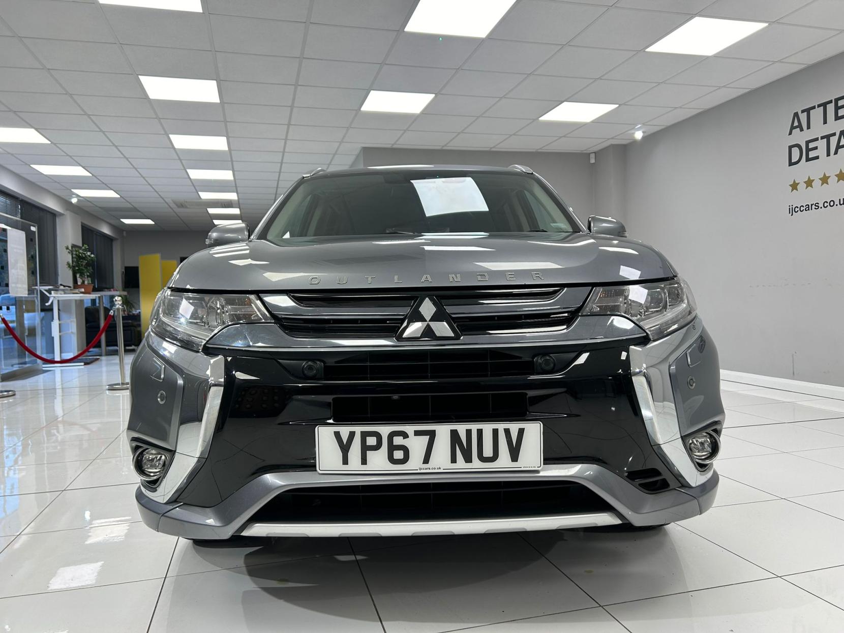 Mitsubishi Outlander 2.0h 12kWh 5hs SUV 5dr Petrol Plug-in Hybrid CVT 4WD Euro 6 (s/s) (200 ps)