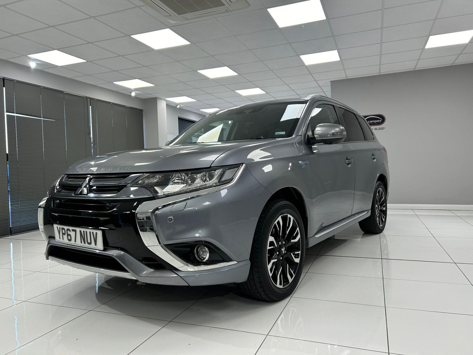 Mitsubishi Outlander 2.0h 12kWh 5hs SUV 5dr Petrol Plug-in Hybrid CVT 4WD Euro 6 (s/s) (200 ps)