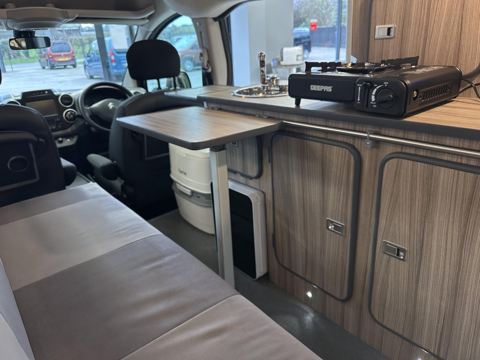 Citroen Berlingo **NEW ARRIVAL!** AUTOMATIC / TOP SPEC / SIDE BED SEATING / JUST 25,959 MILES