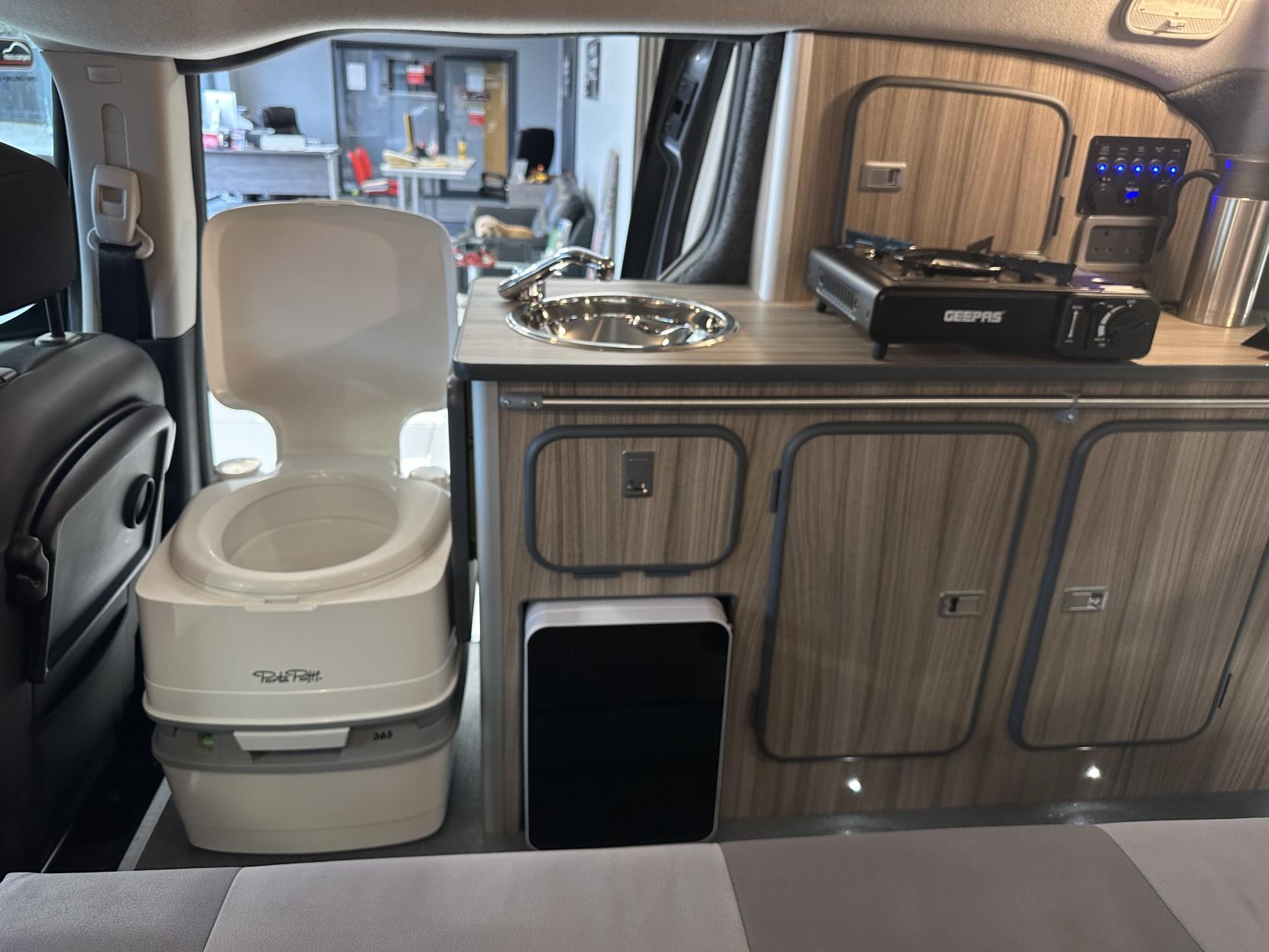 Citroen Berlingo **NEW ARRIVAL!** AUTOMATIC / TOP SPEC / SIDE BED SEATING / JUST 25,959 MILES